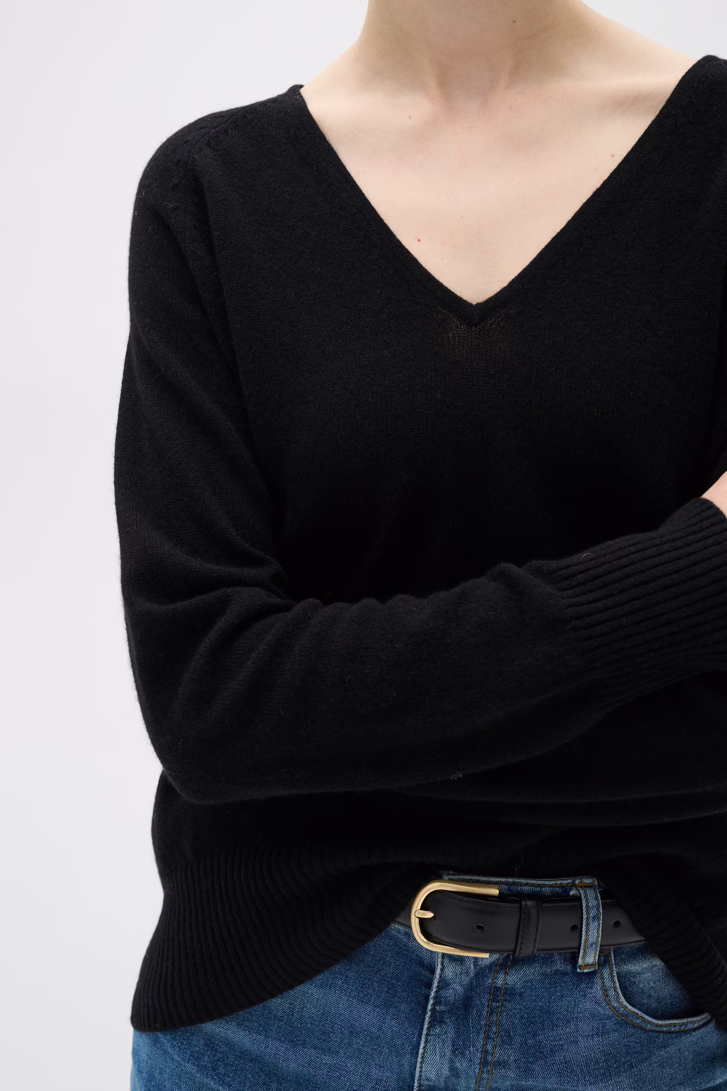 LukkaIW V-neck Cashmere Pullover LOOKBOOK DETAIL 30104240-10050