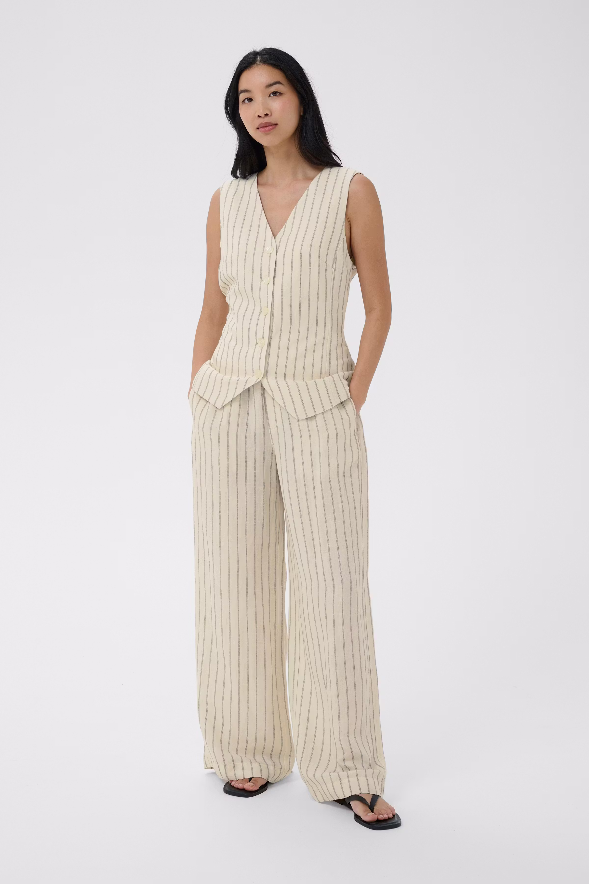 BintaPW Waistcoat LOOKBOOK FRONT 30310520-304935