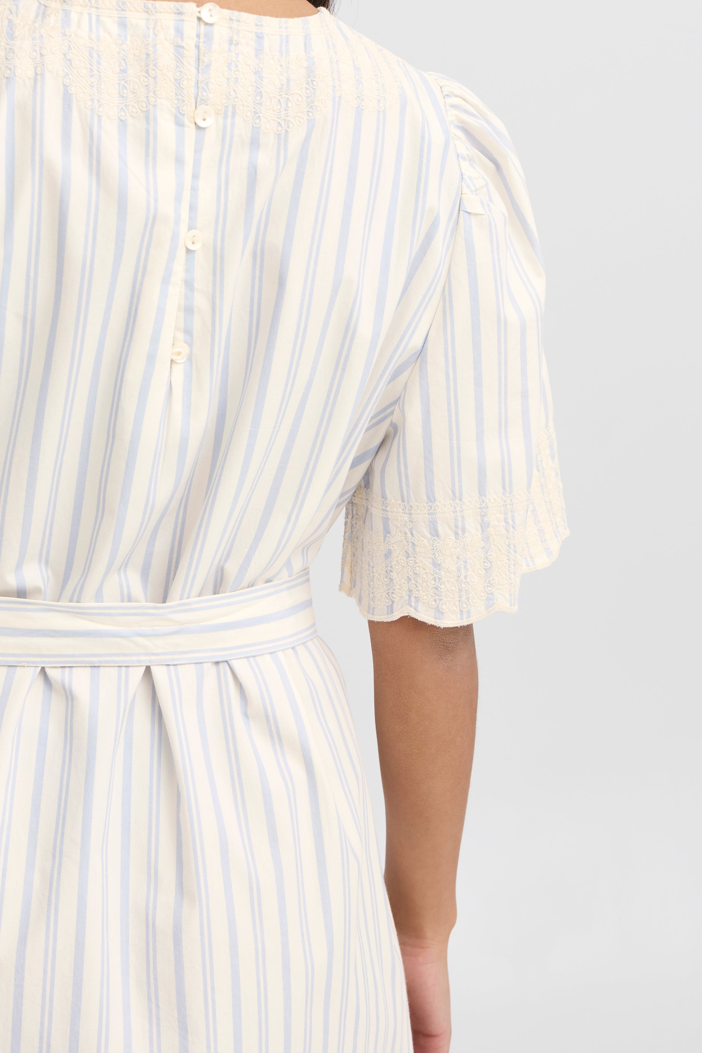 IRMABJA Klänning LOOKBOOK DETAIL 20122708-130905