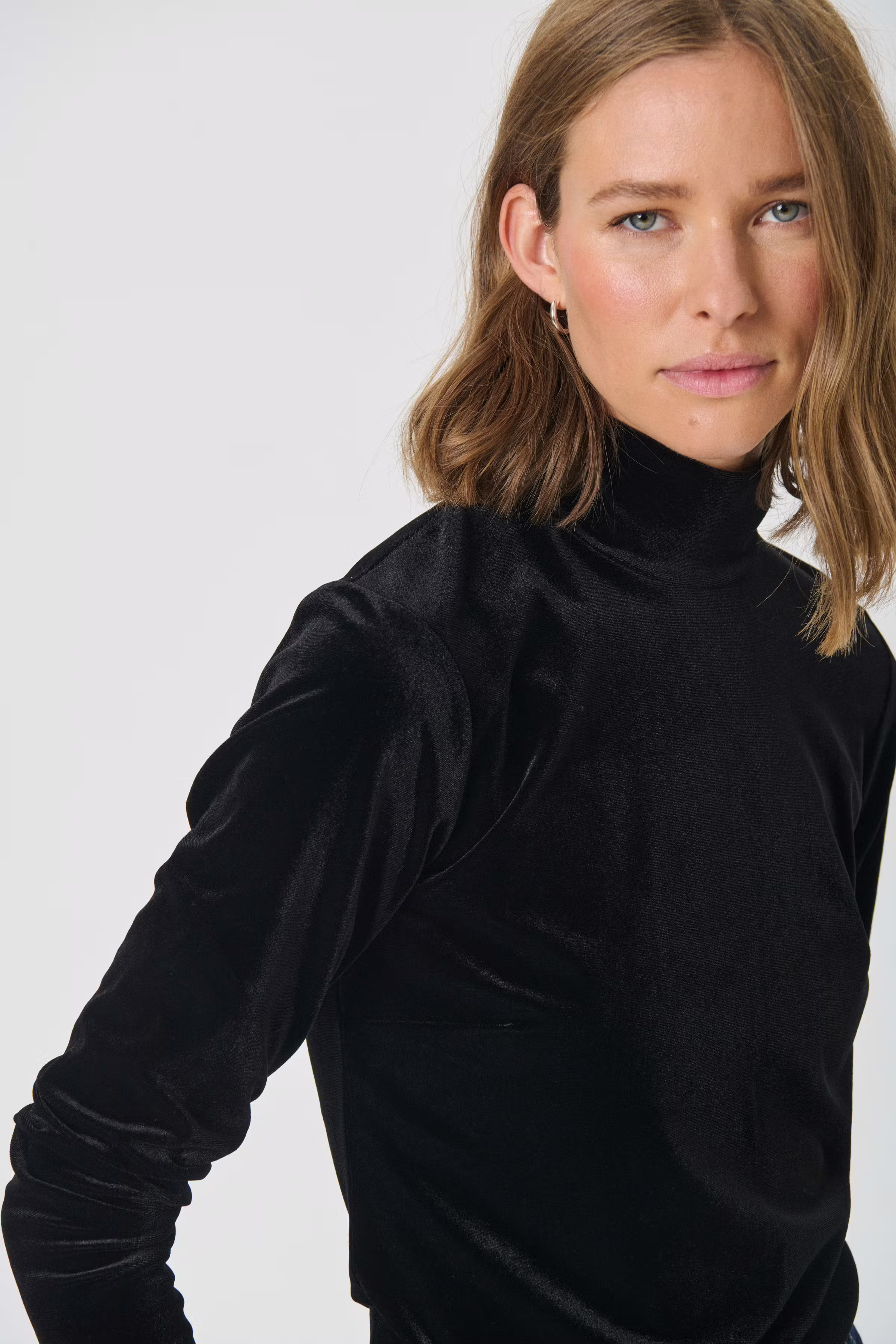 MonePW Velvet Pullover LOOKBOOK DETAIL 30309208-194008