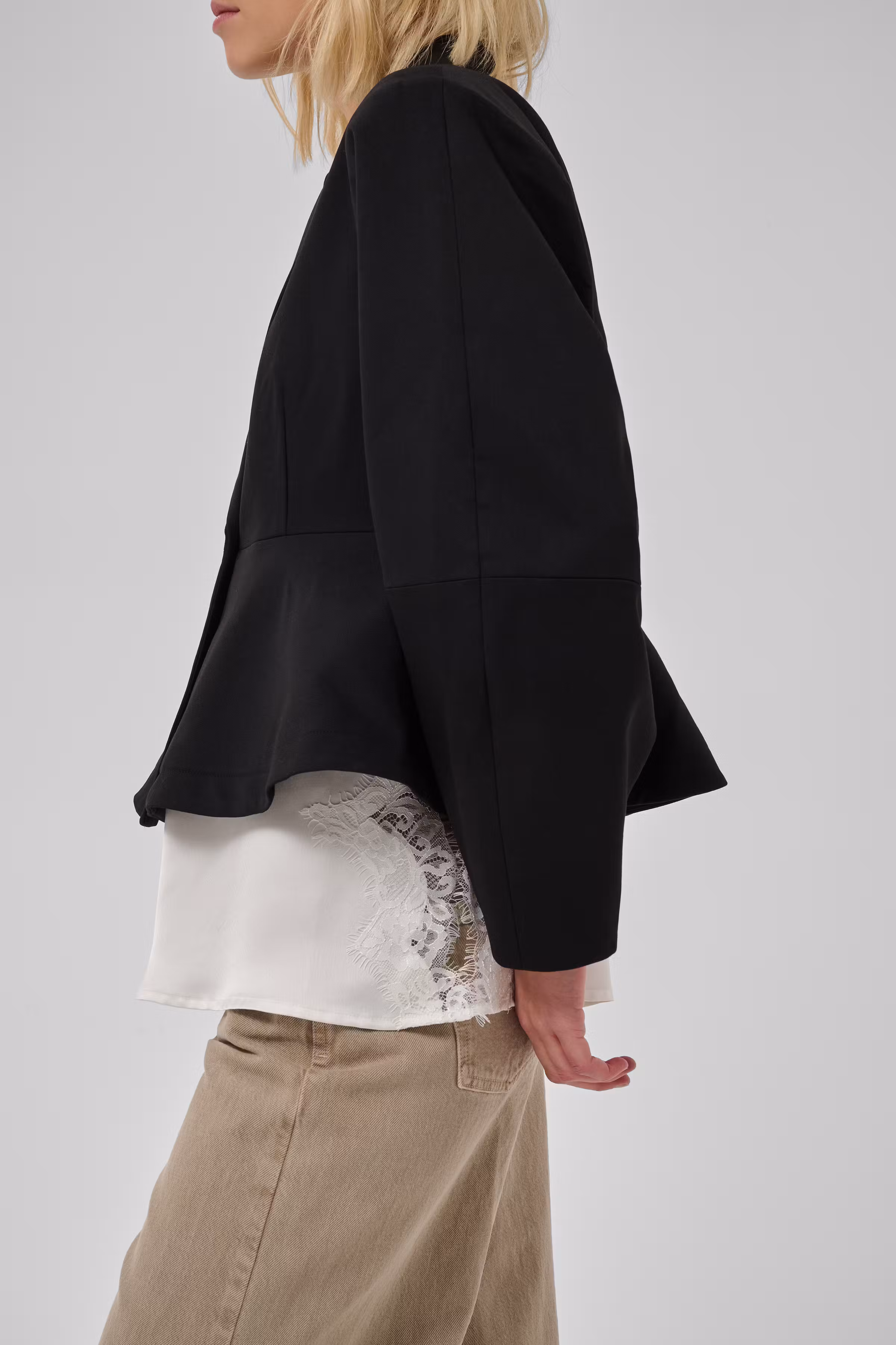 MWEvie Blazer LOCATION NONE 10705705-100031