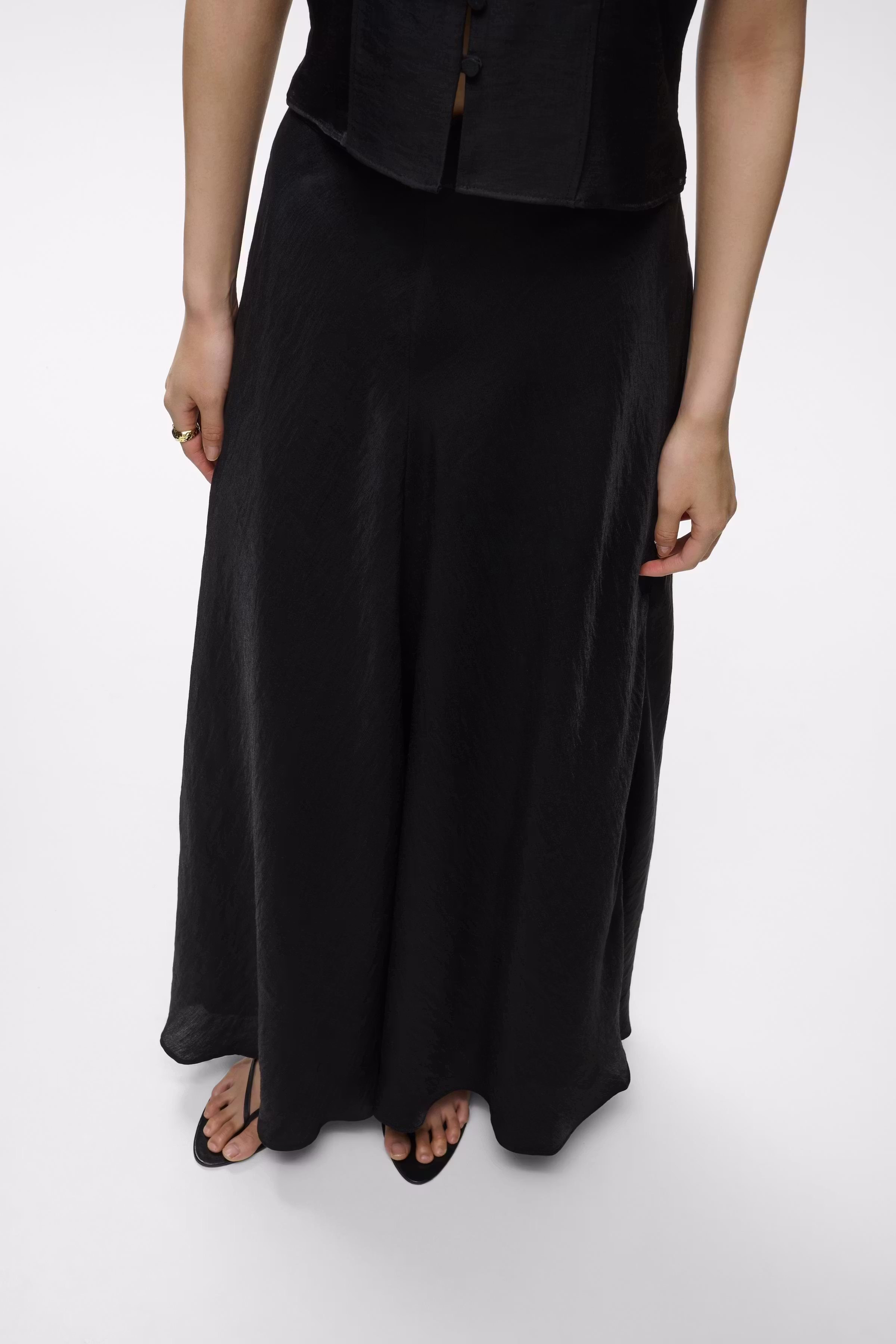 IOSOFIA Skirt LOOKBOOK FRONT 30600651-BK999