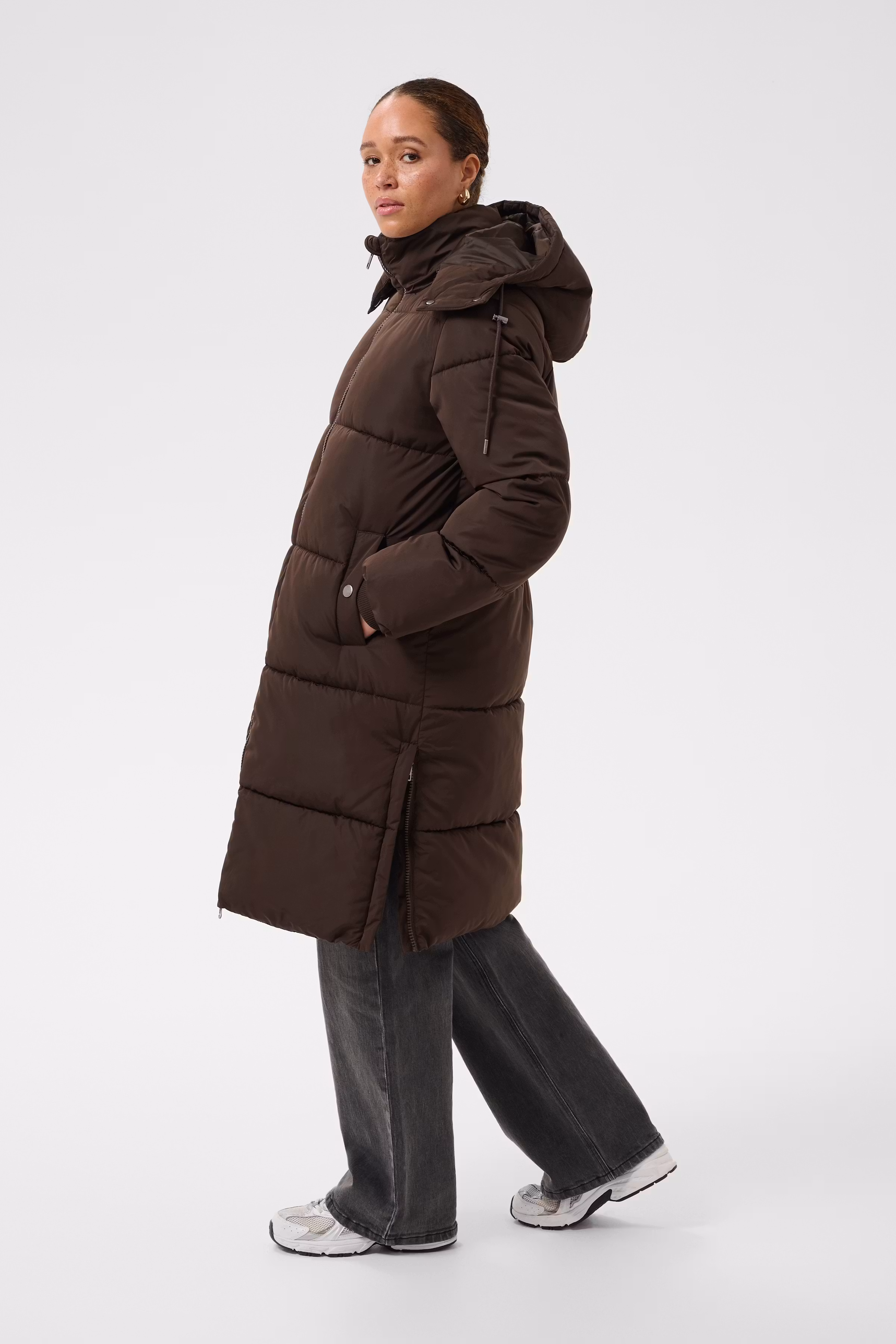 KAnikalui Coat LOOKBOOK FRONT 10511827-190915