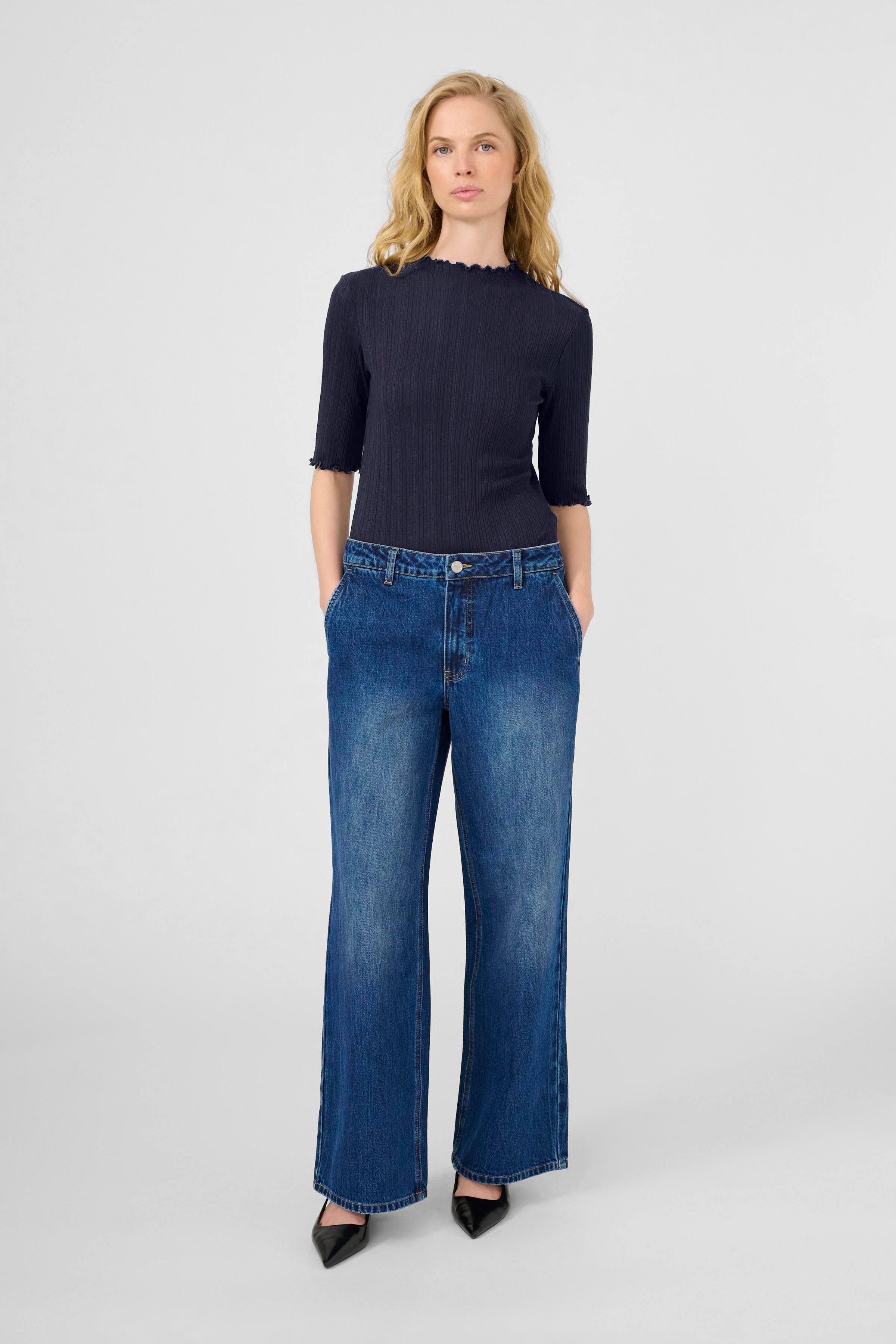 CandaceKB T-shirt LOOKBOOK FRONT 10103315-193924