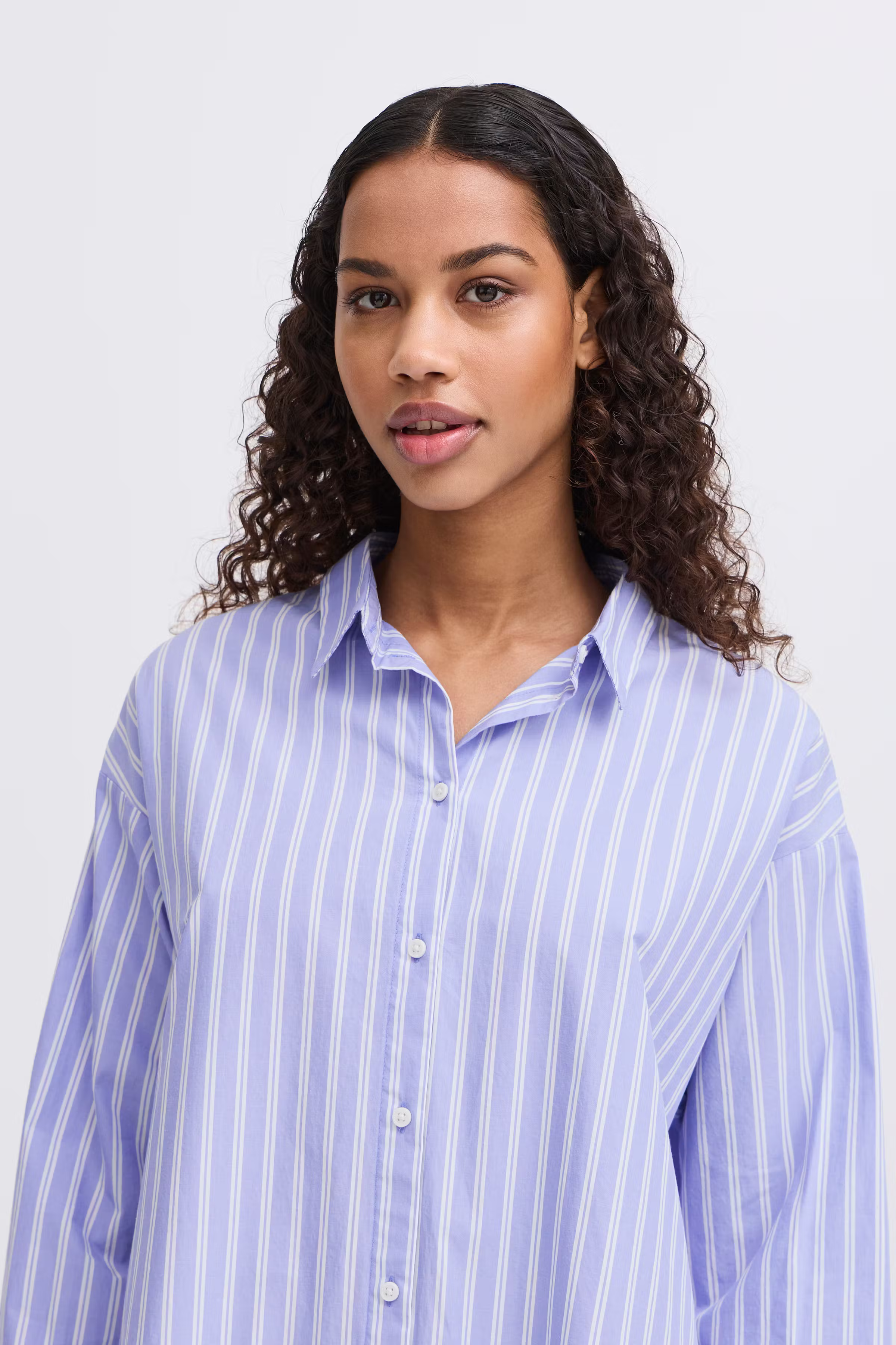 IHYATIMA Kjole LOOKBOOK DETAIL 20123250-183935