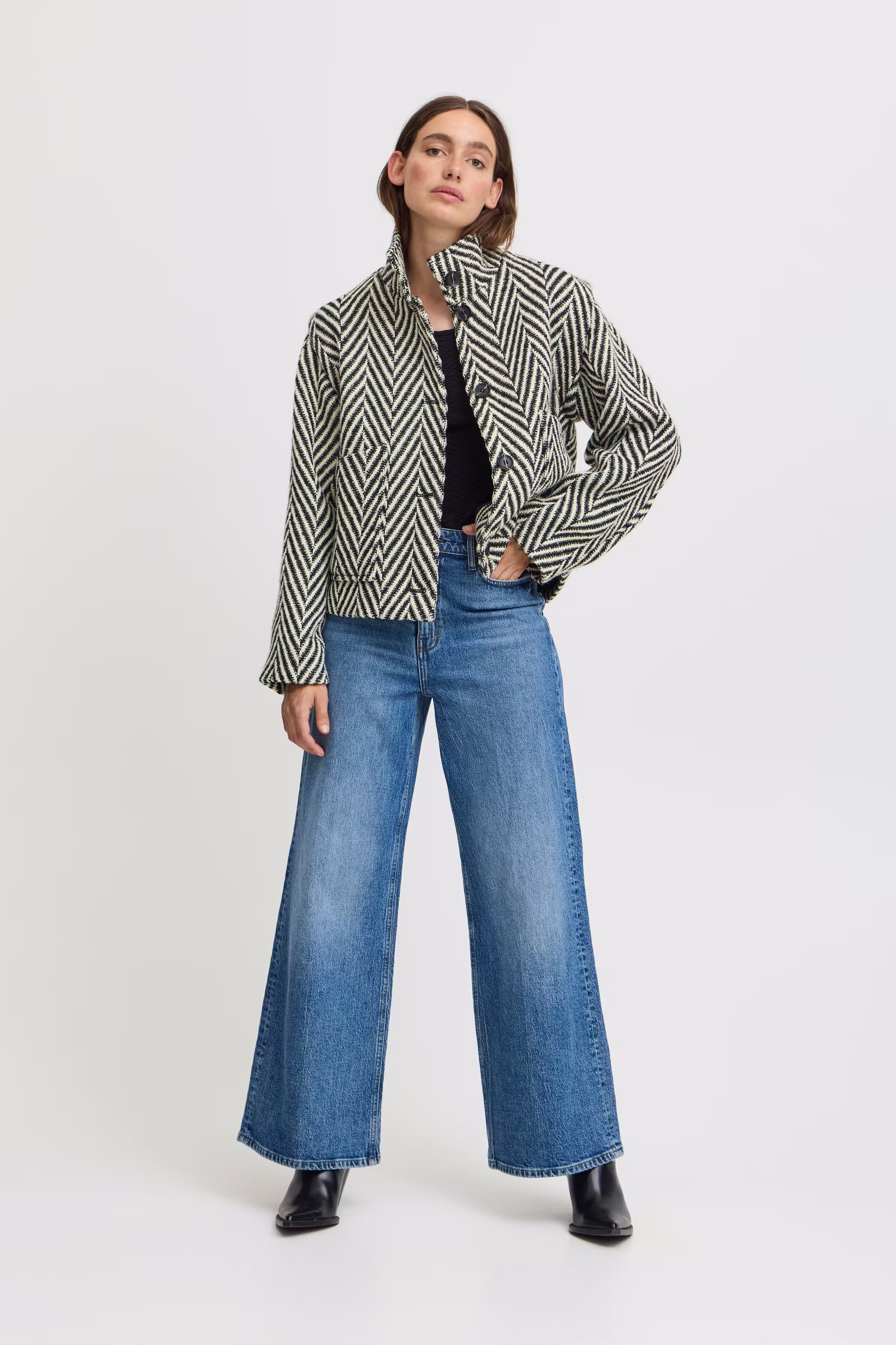 BYCOMMI Yttertøy LOOKBOOK FRONT 20815488-200453