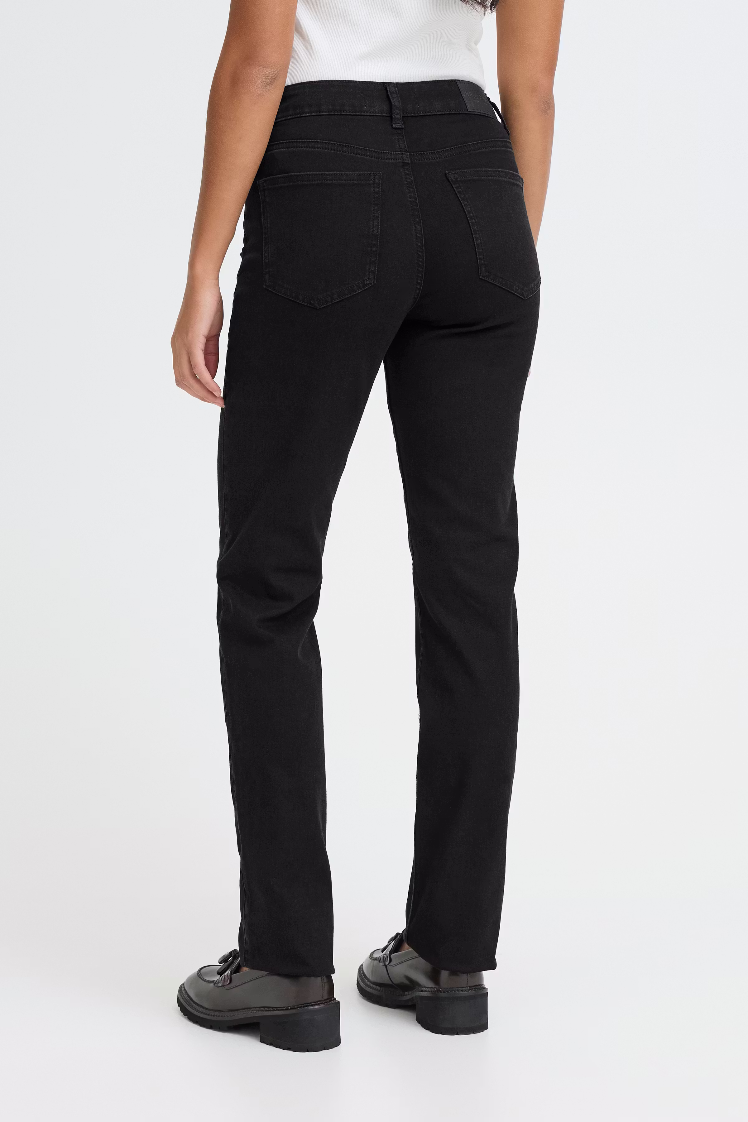 PZEMMA HW JEANS MEDIUM STRAIGHT LEG LOOKBOOK BACK 50206336-200004