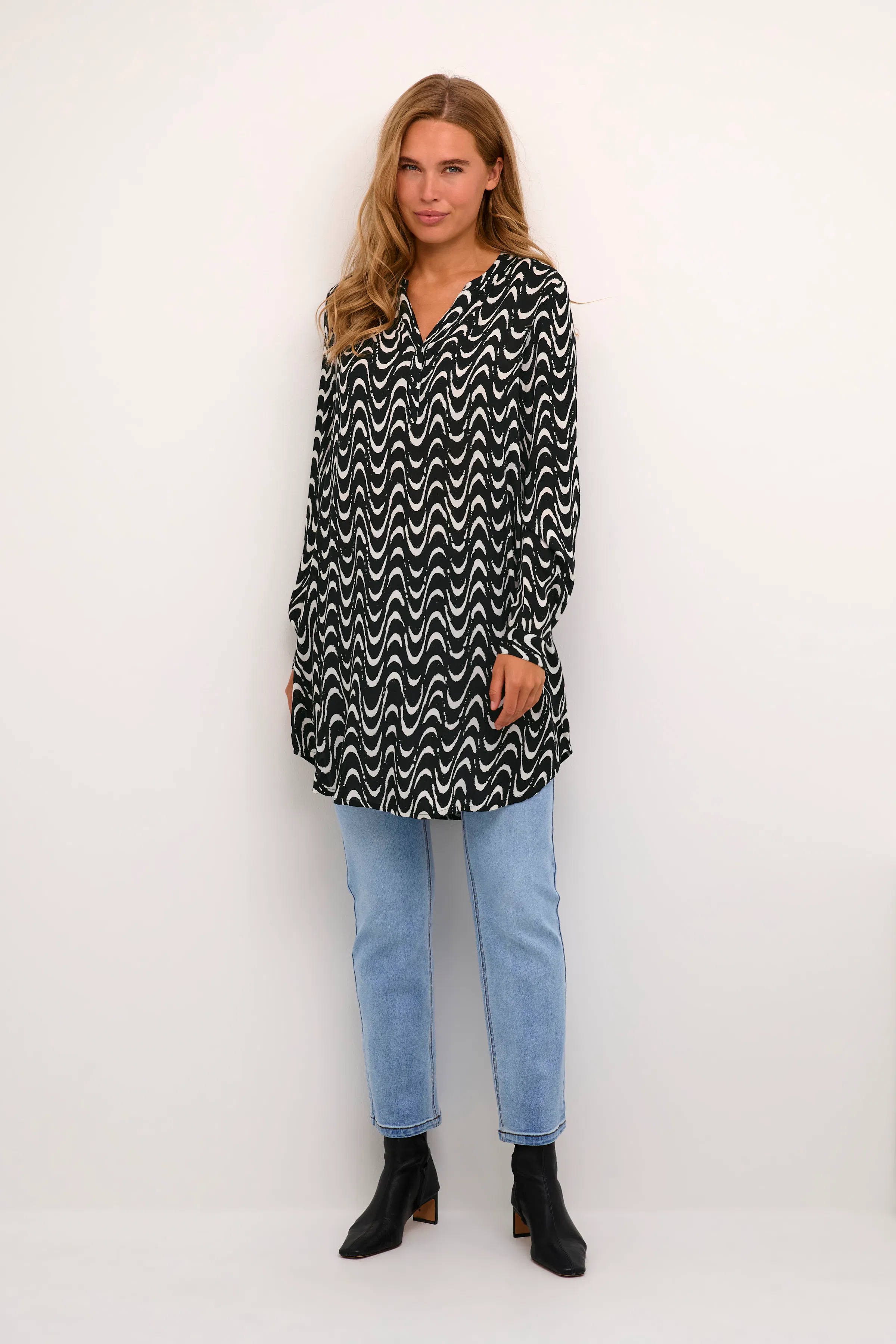KAmira Tunika LOOKBOOK FRONT 10508284-105320