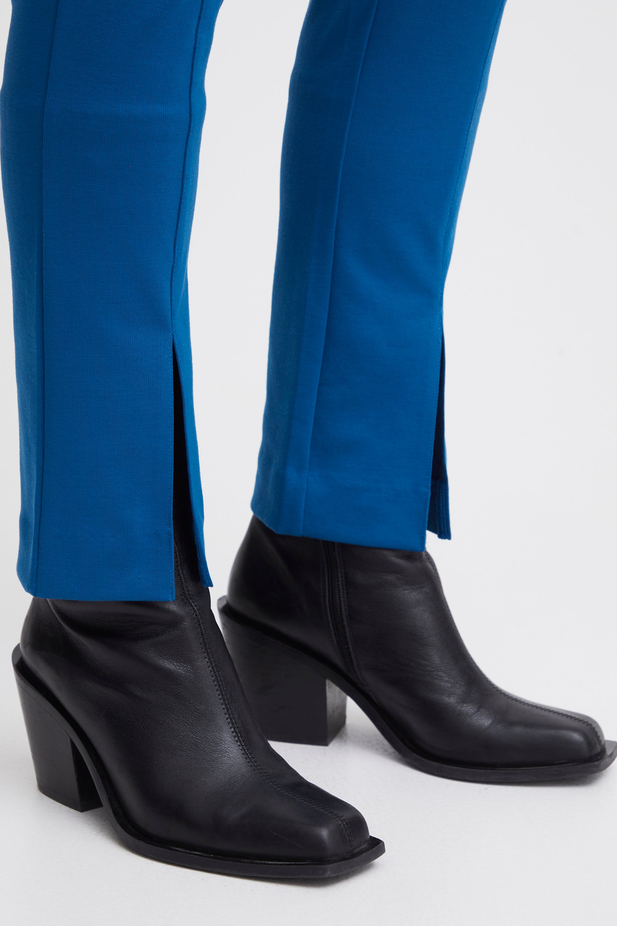 IHKATE Trousers LOOKBOOK DETAIL 20119418-194057