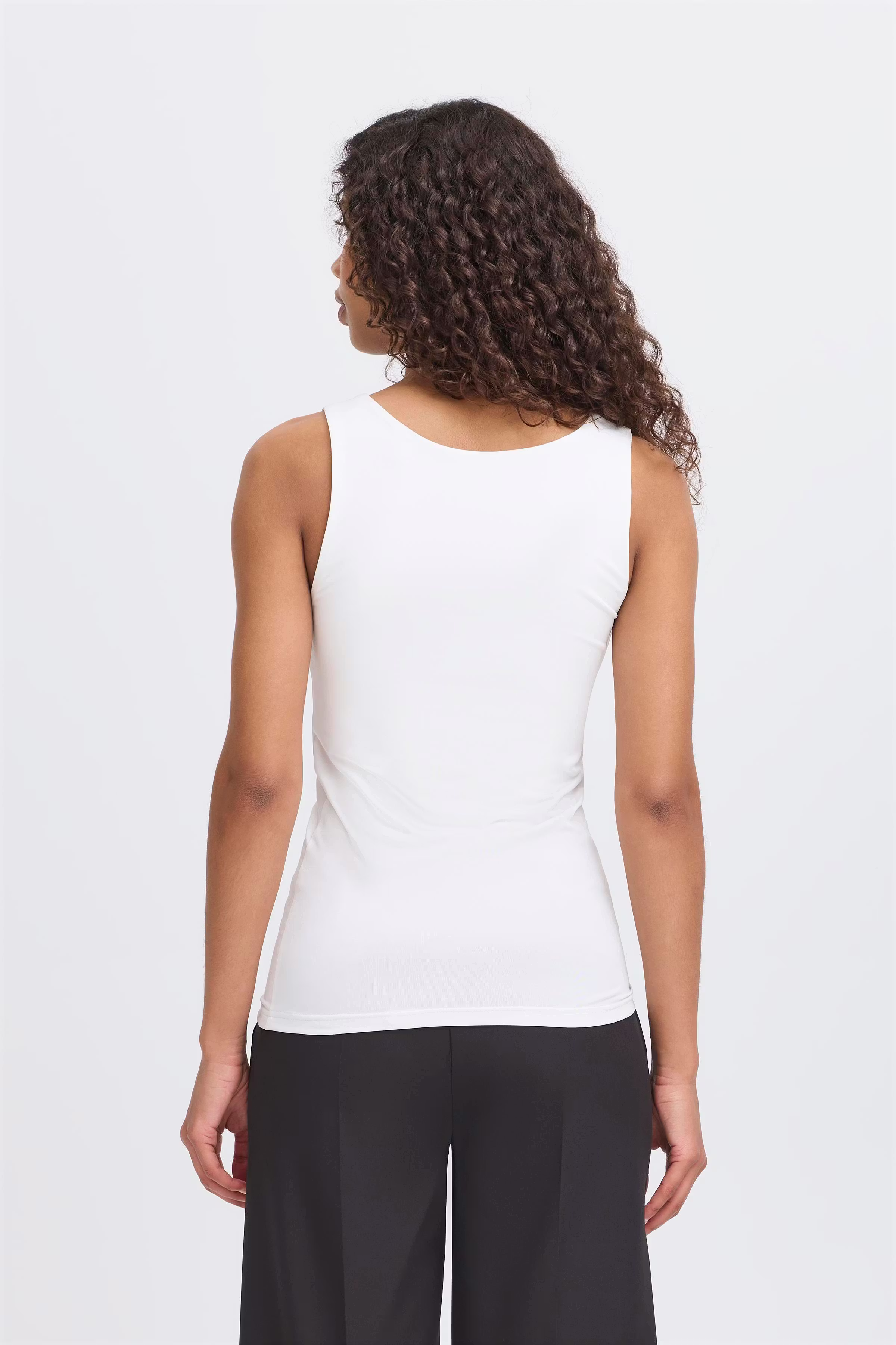 IAGRO Sleeveless LOOKBOOK BACK 20122721-114201