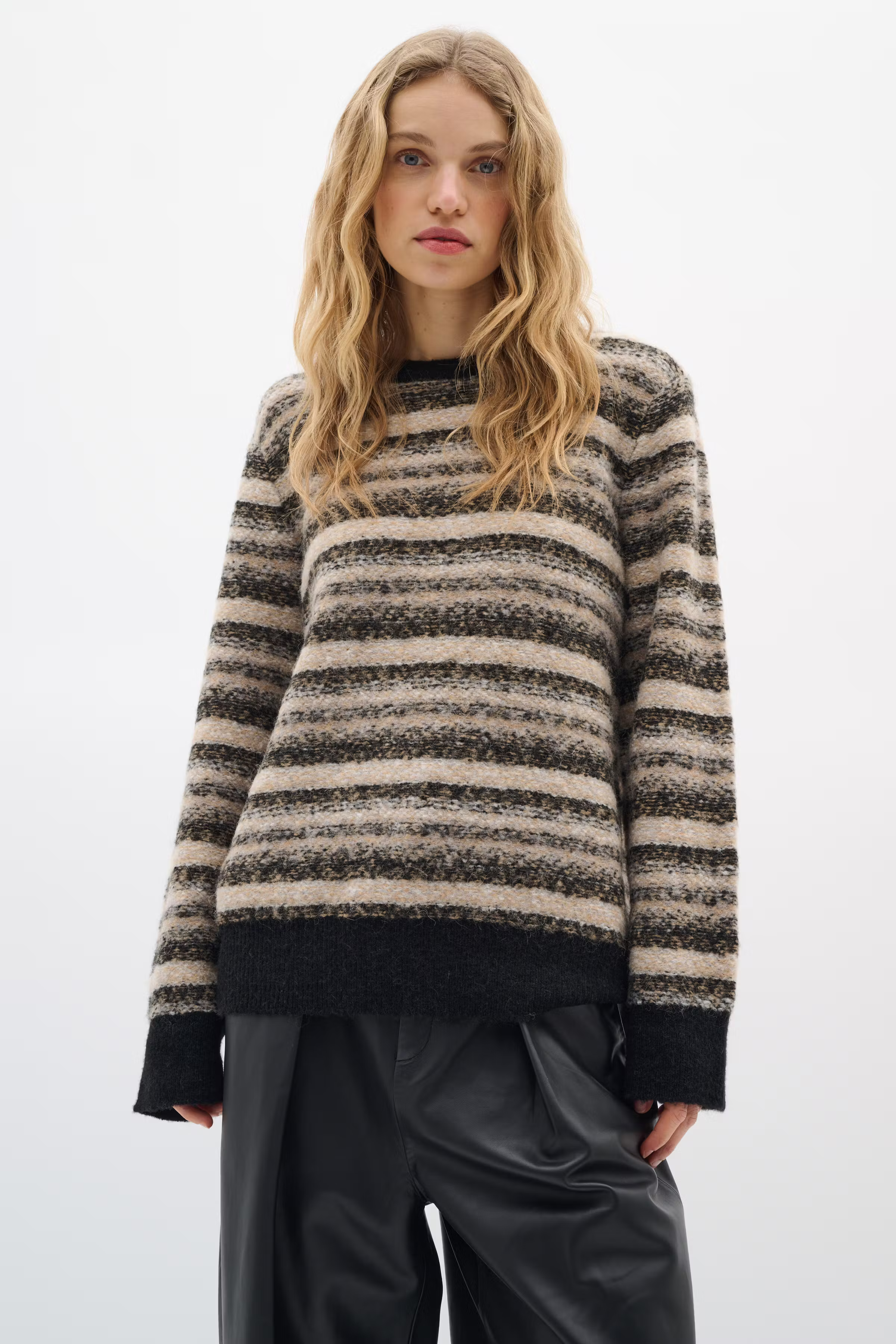 GilliaIW Pullover LOOKBOOK FRONT 30110928-304159