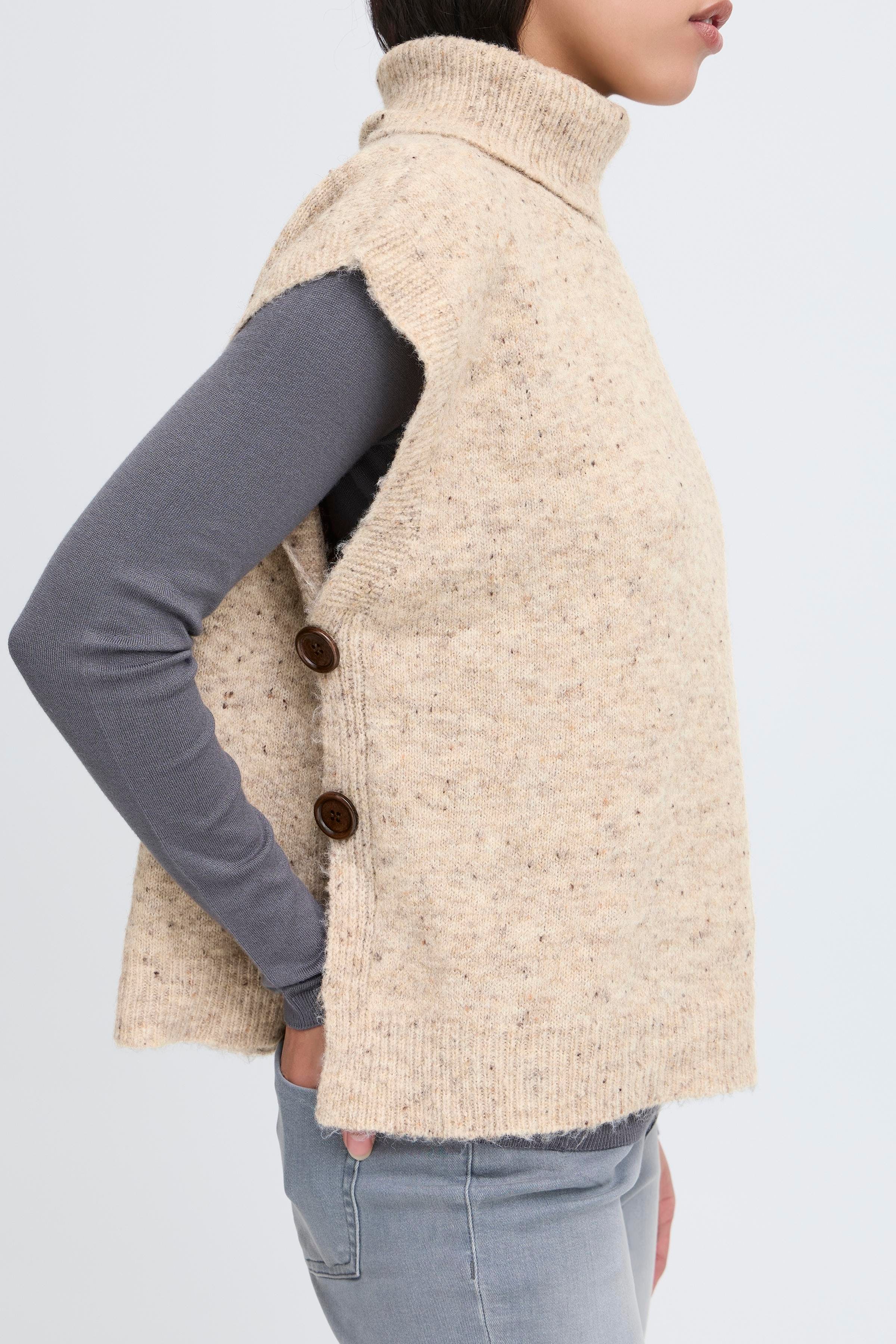 IALOTUS Poncho LOOKBOOK FRONT 20124429-1511141