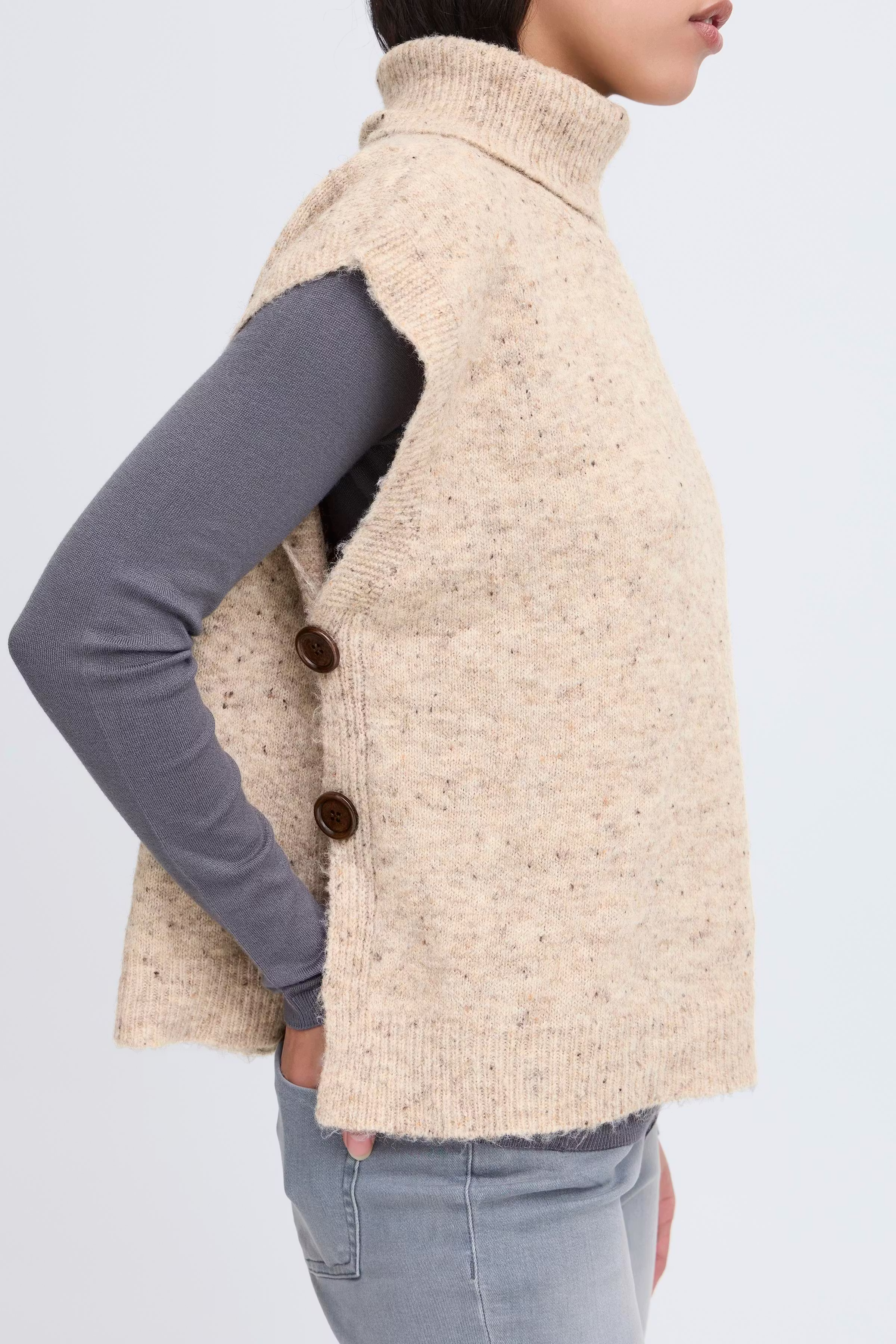 IALOTUS Poncho LOOKBOOK FRONT 20124429-1511141