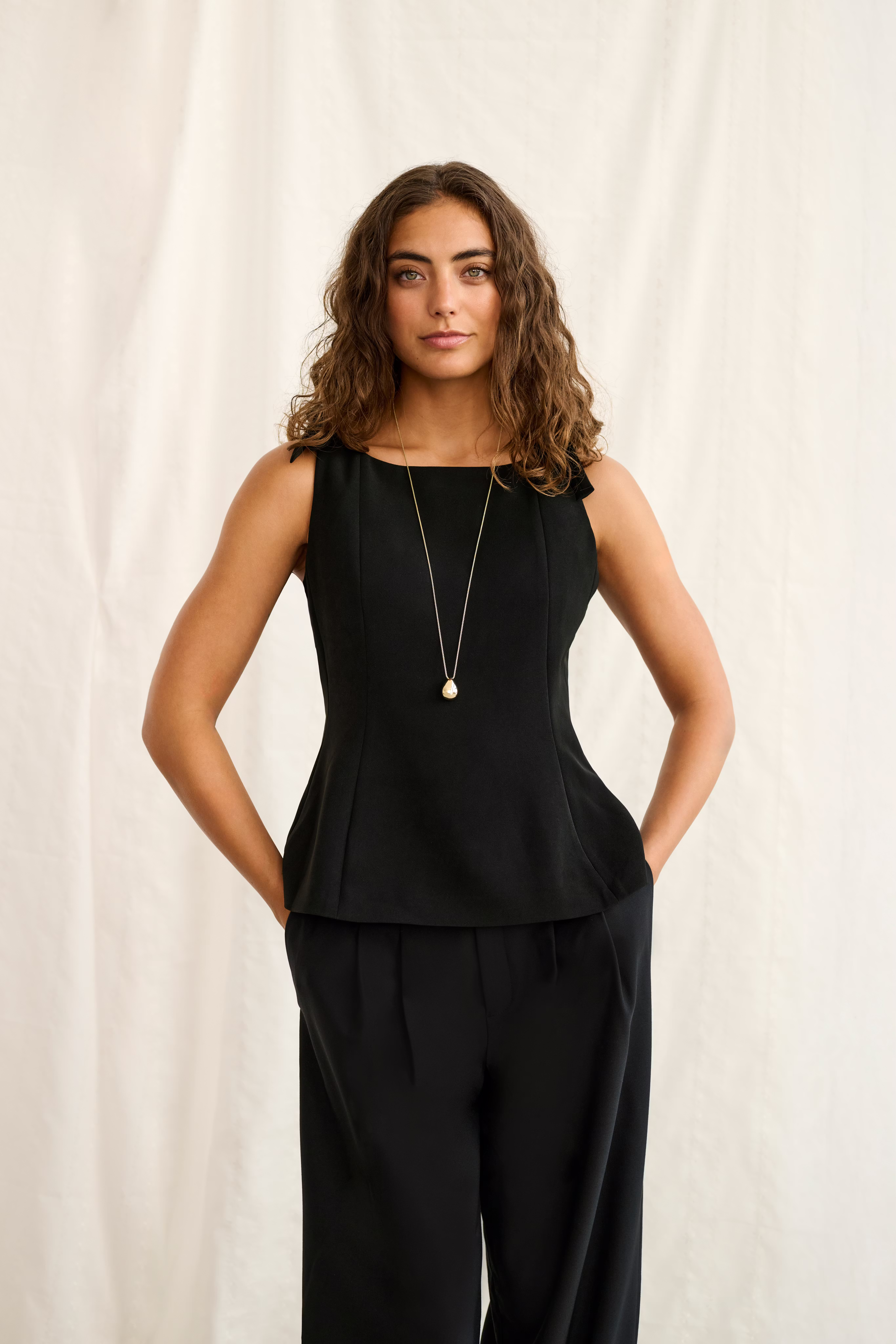 CUnalina Top LOCATION NONE 50112932-500012