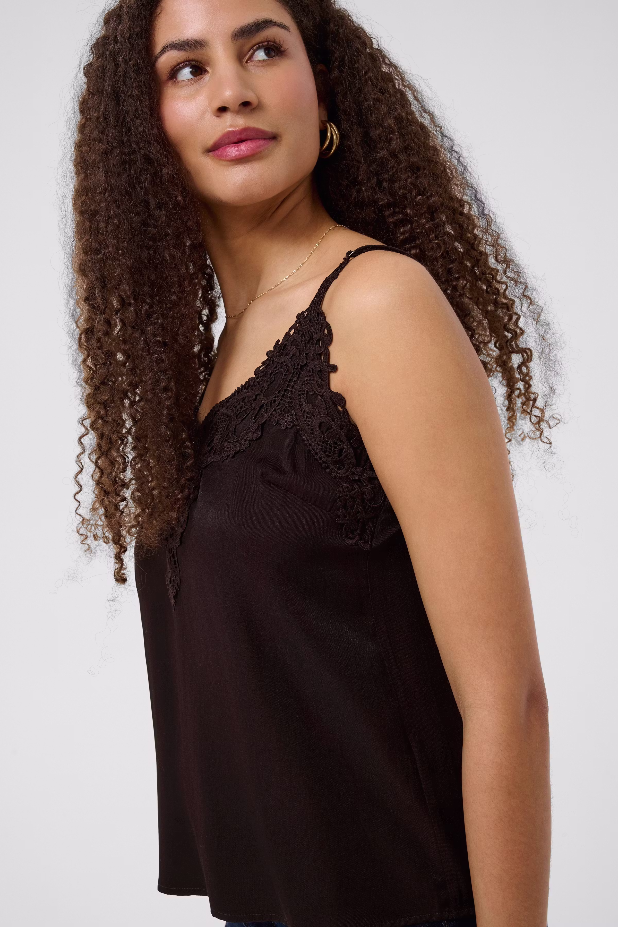 CRANNA Top LOOKBOOK DETAIL 10611224-191016