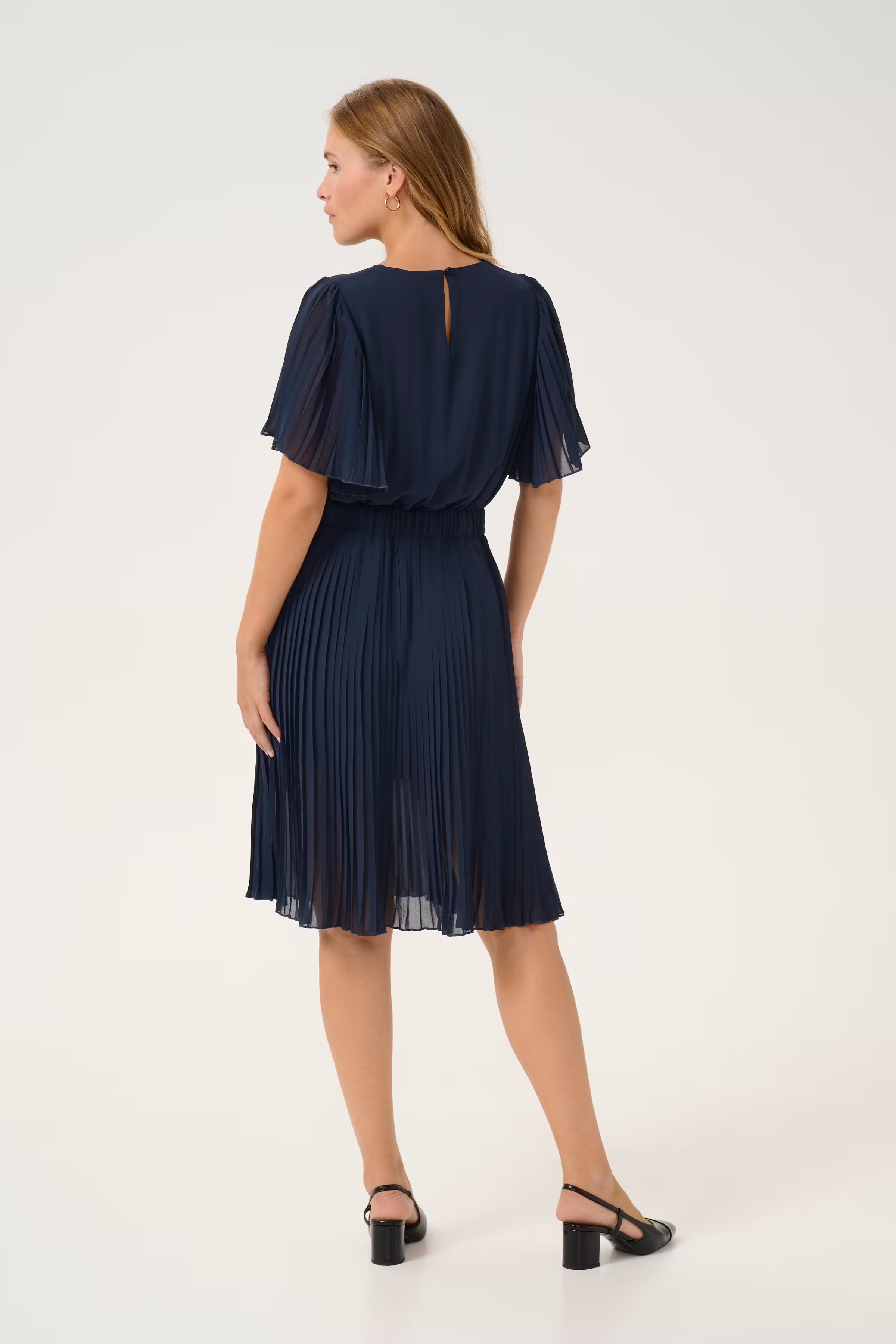 CUlinna Plisseret kjole LOOKBOOK BACK 50111751-194011