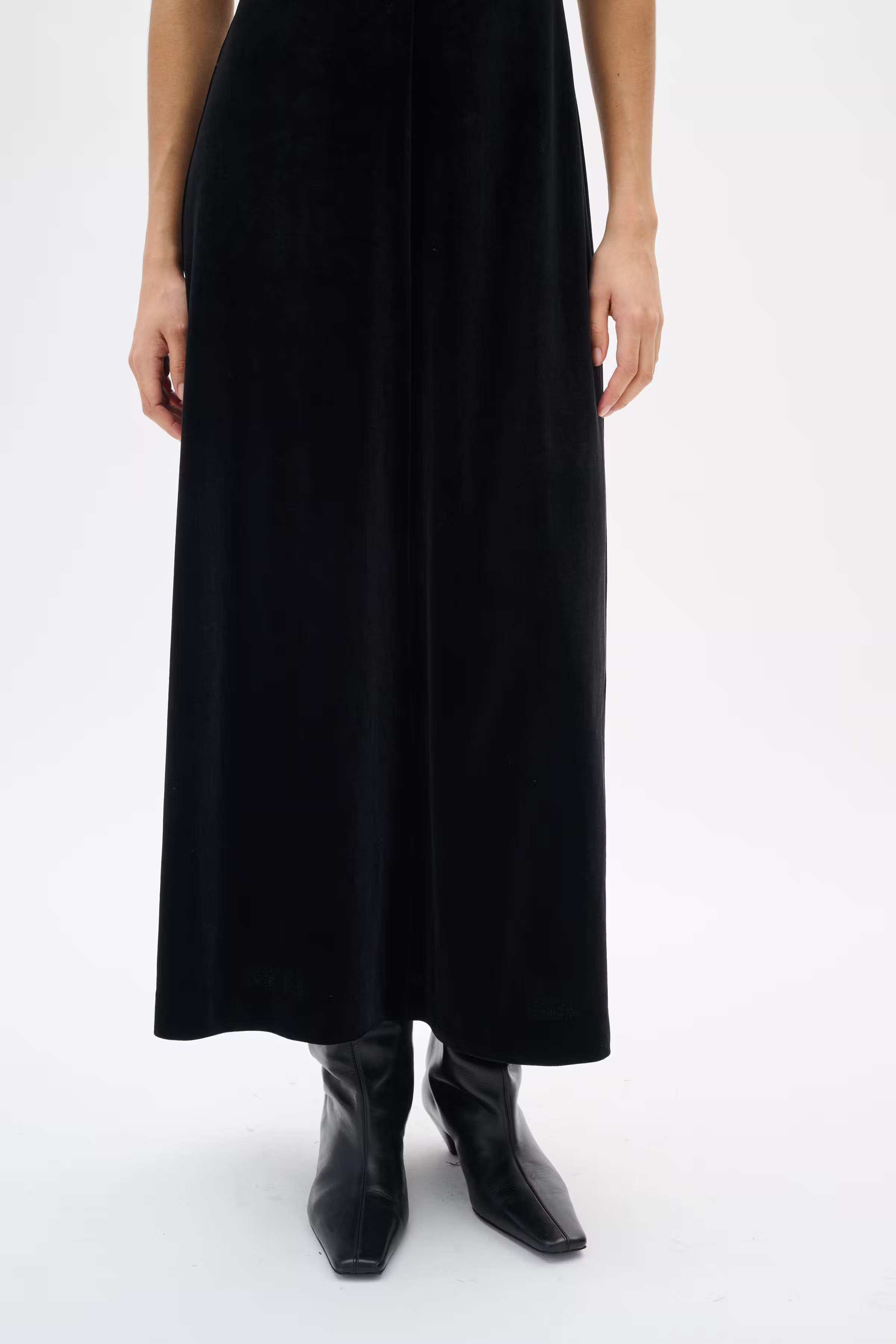 KILLIEIW Velours Kleid LOOKBOOK FRONT 30112123-194008