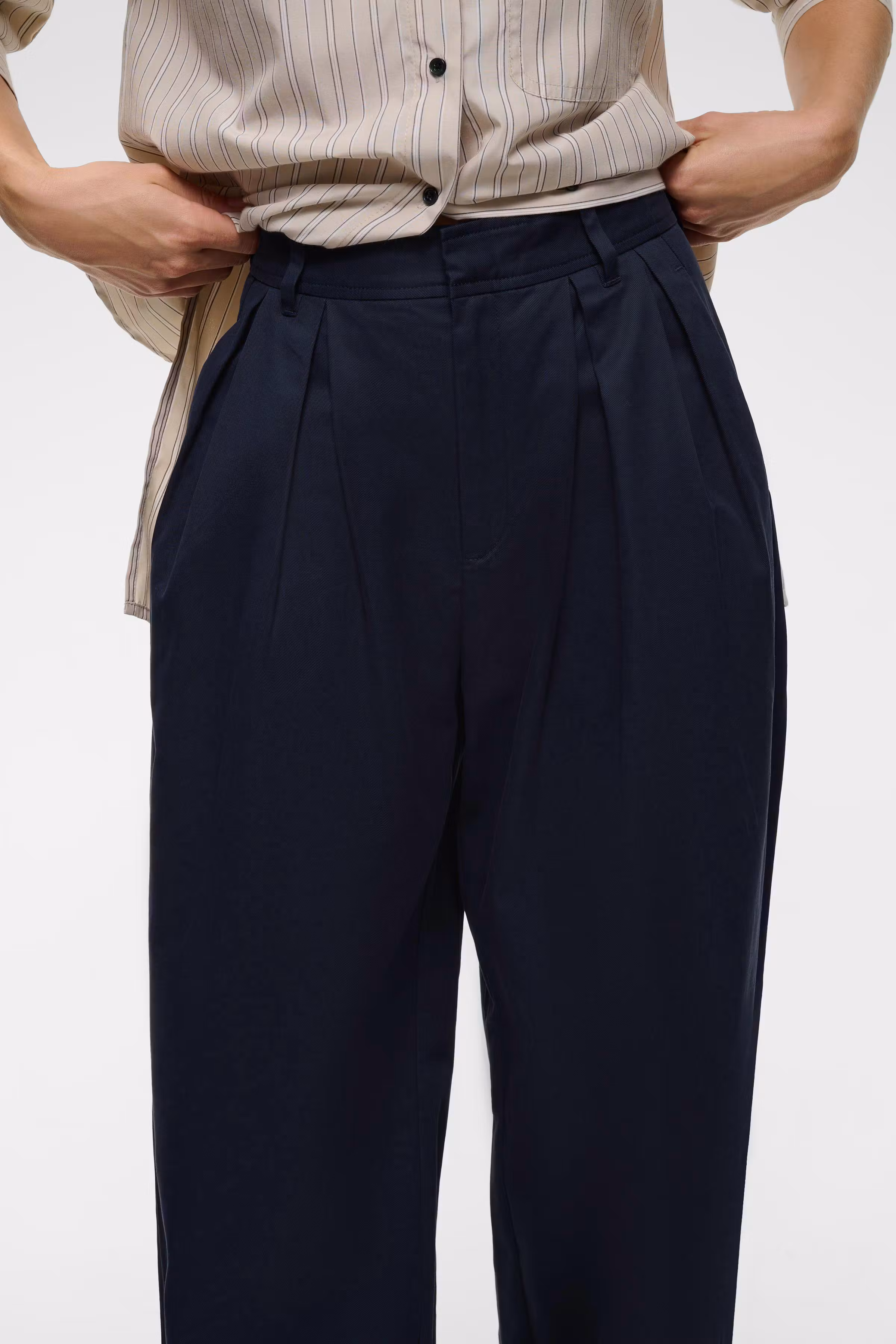 LukkiaIW Hose LOOKBOOK DETAIL 30111444-300005