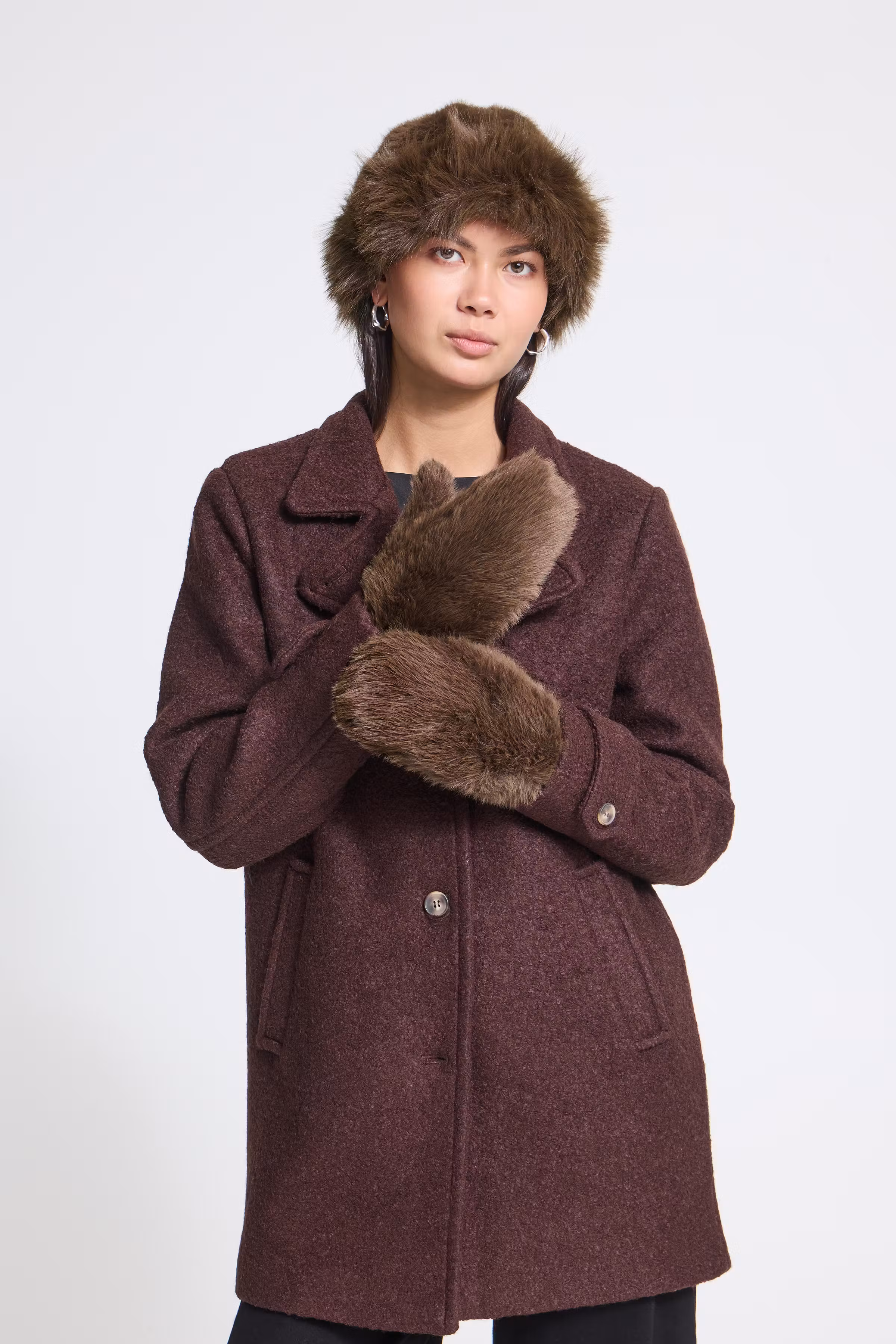 IAEBNA Hansker LOOKBOOK FRONT 20126778-190915
