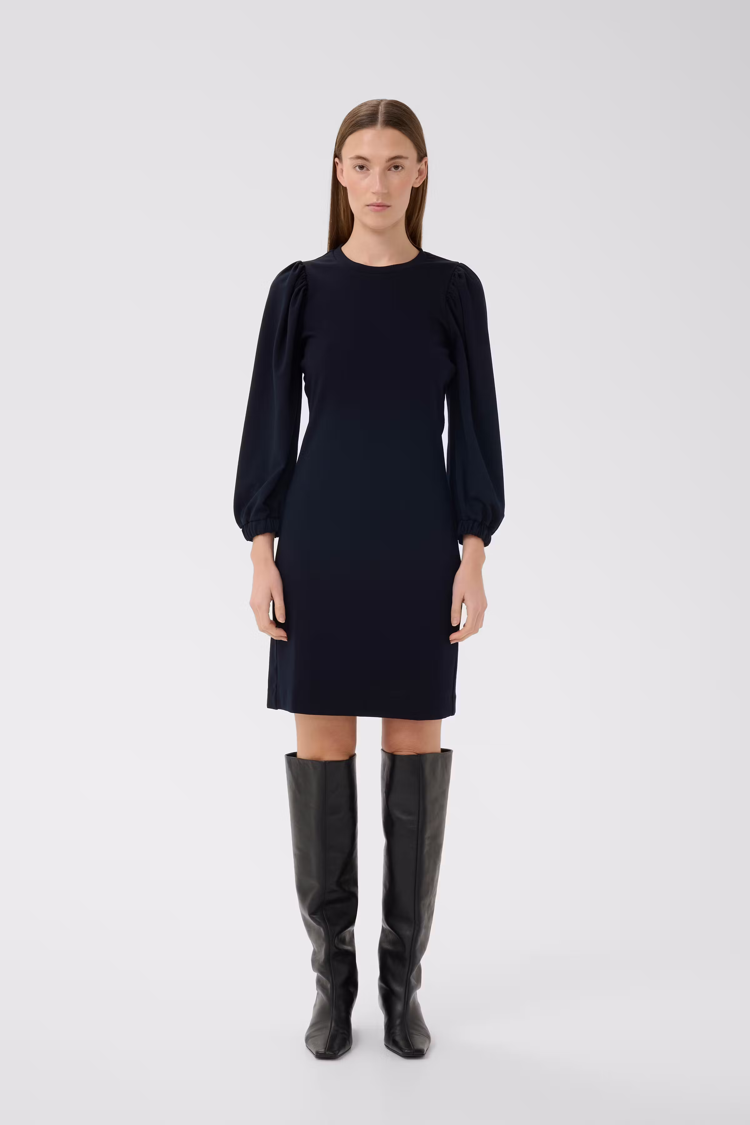 BekyIW Klänning LOOKBOOK FRONT 30111199-300005