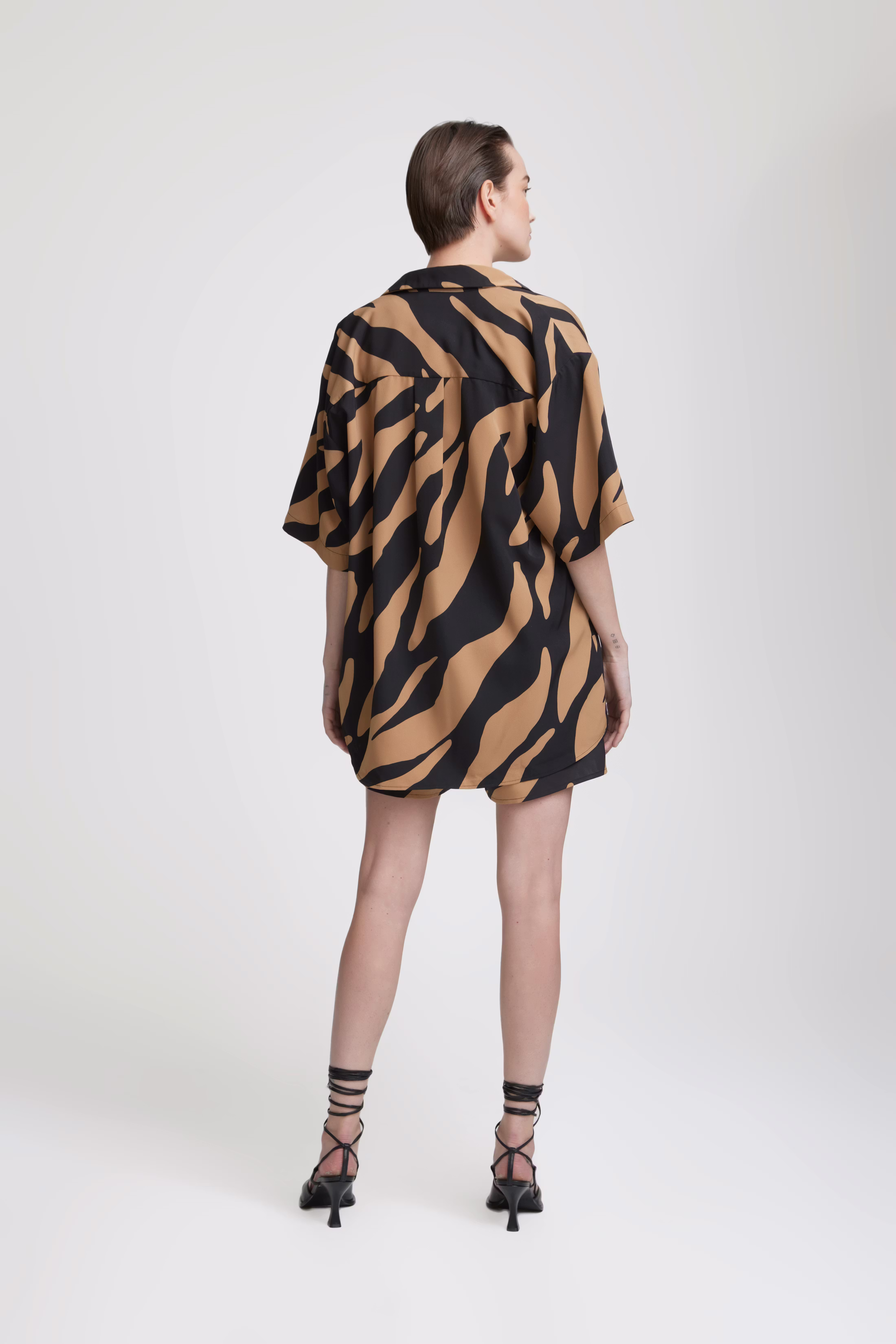 BothildeGZ Shorts LOOKBOOK BACK 10906256-102184