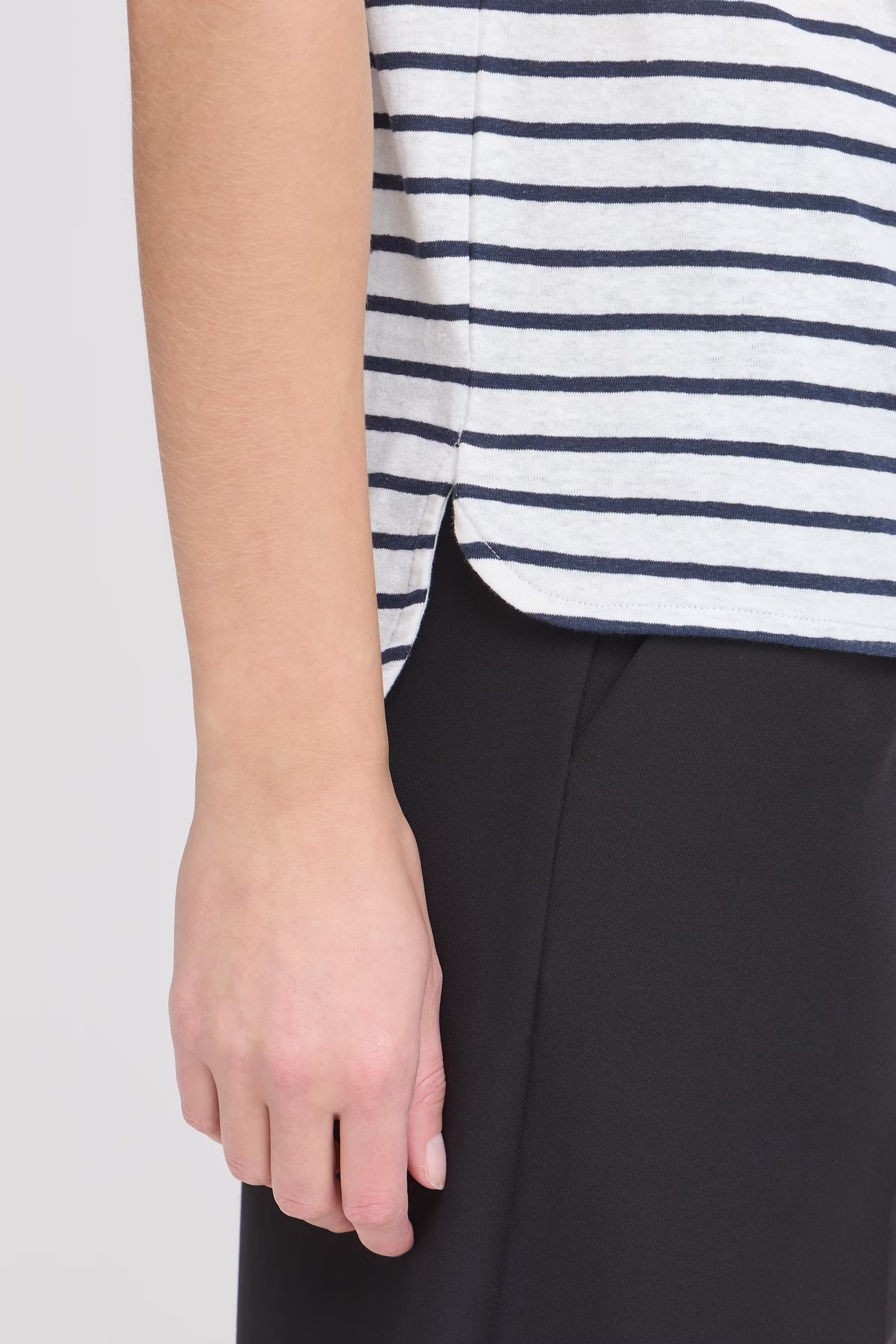 IHYULIETTA T-shirt LOOKBOOK DETAIL 20122855-205065