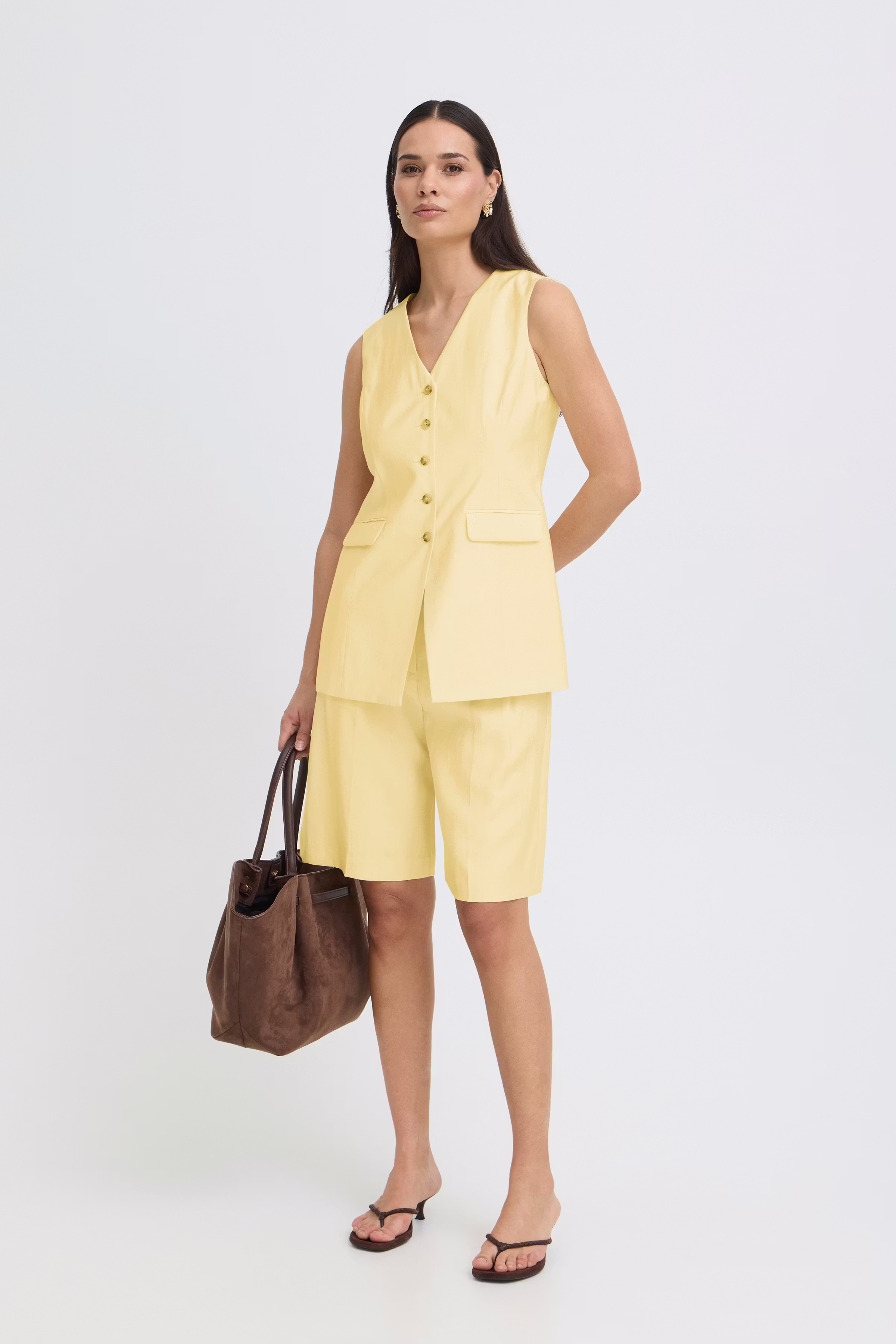 BYESSIE Bermuda LOOKBOOK FRONT 20818930-110619