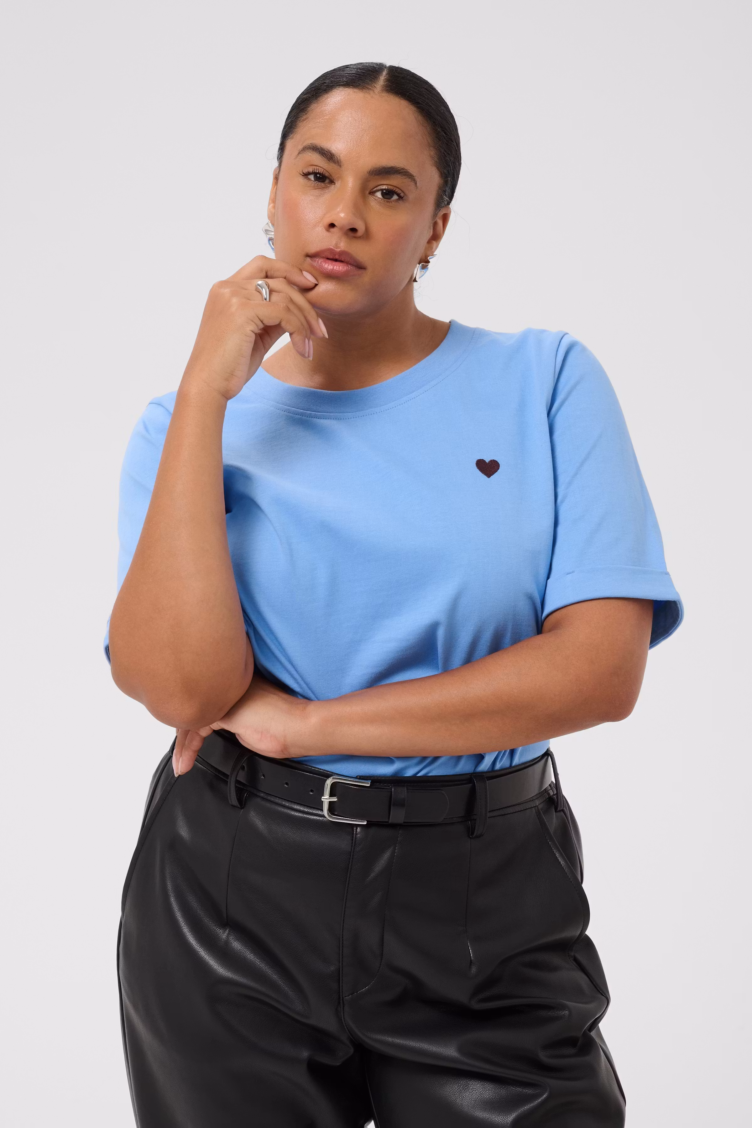 KCart T-shirt LOOKBOOK FRONT 10583546-109990