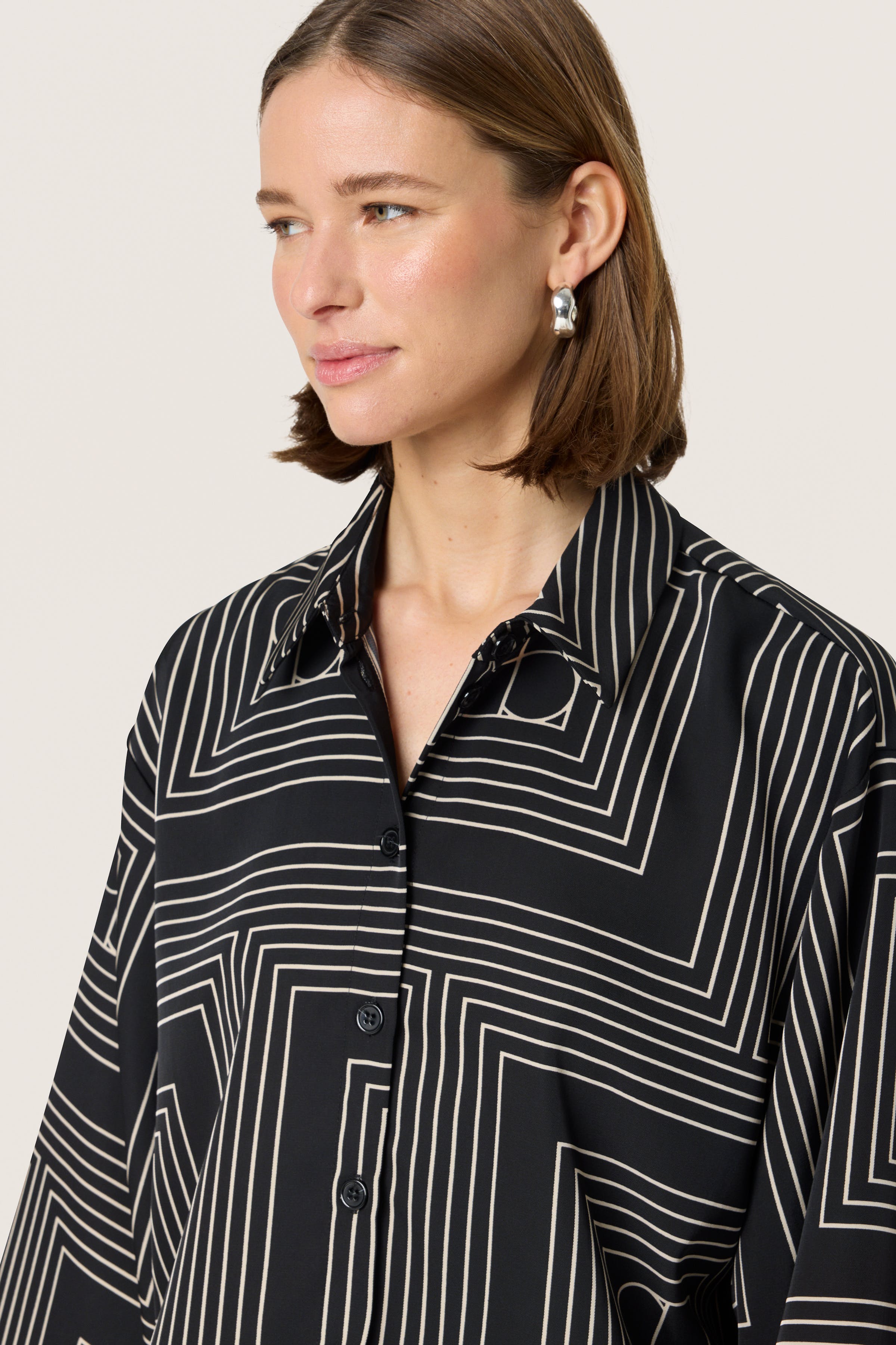 SLTopaz Shirt LOOKBOOK DETAIL 30408446-303940