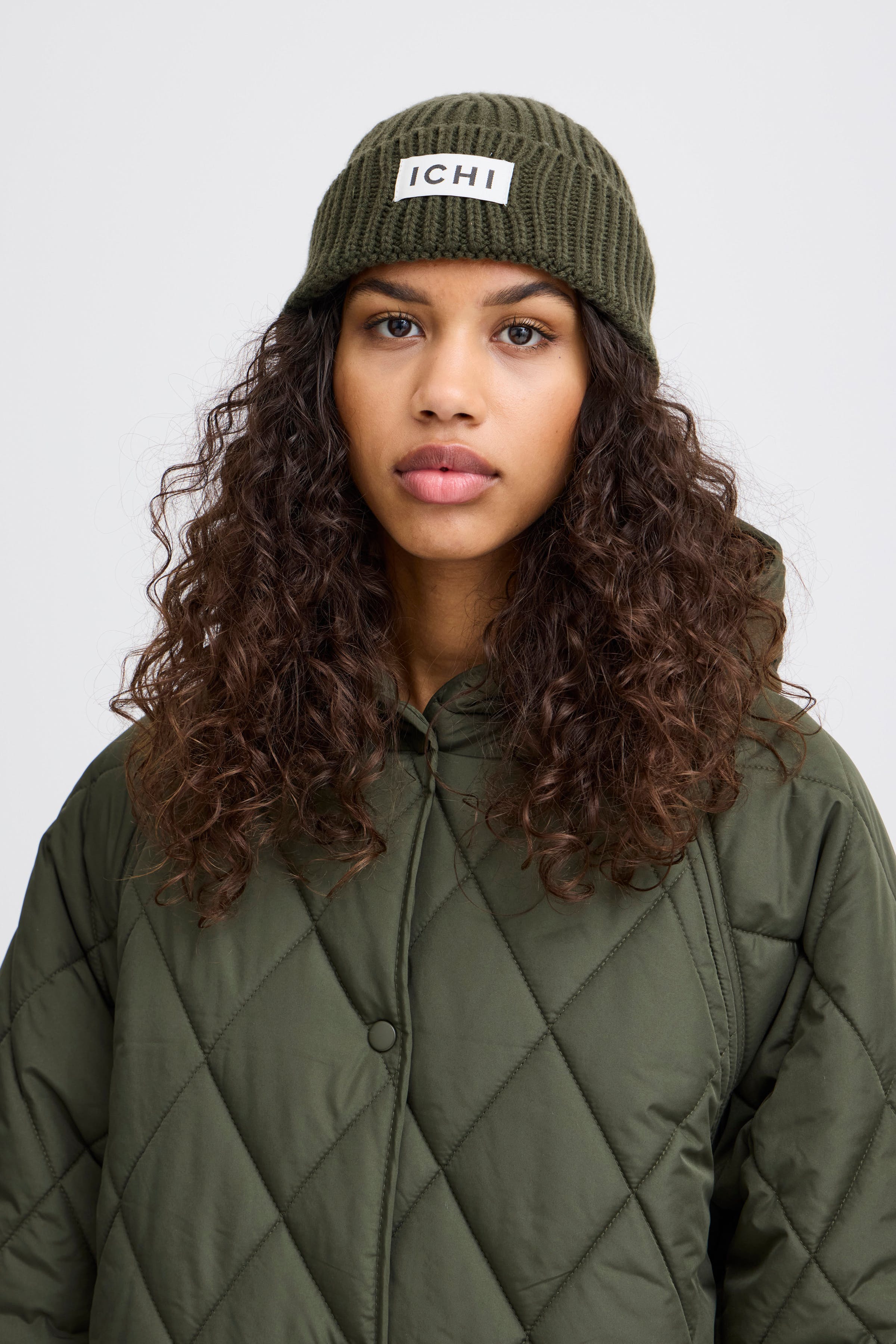 IAEMMA Hood LOOKBOOK DETAIL 20119458-190414