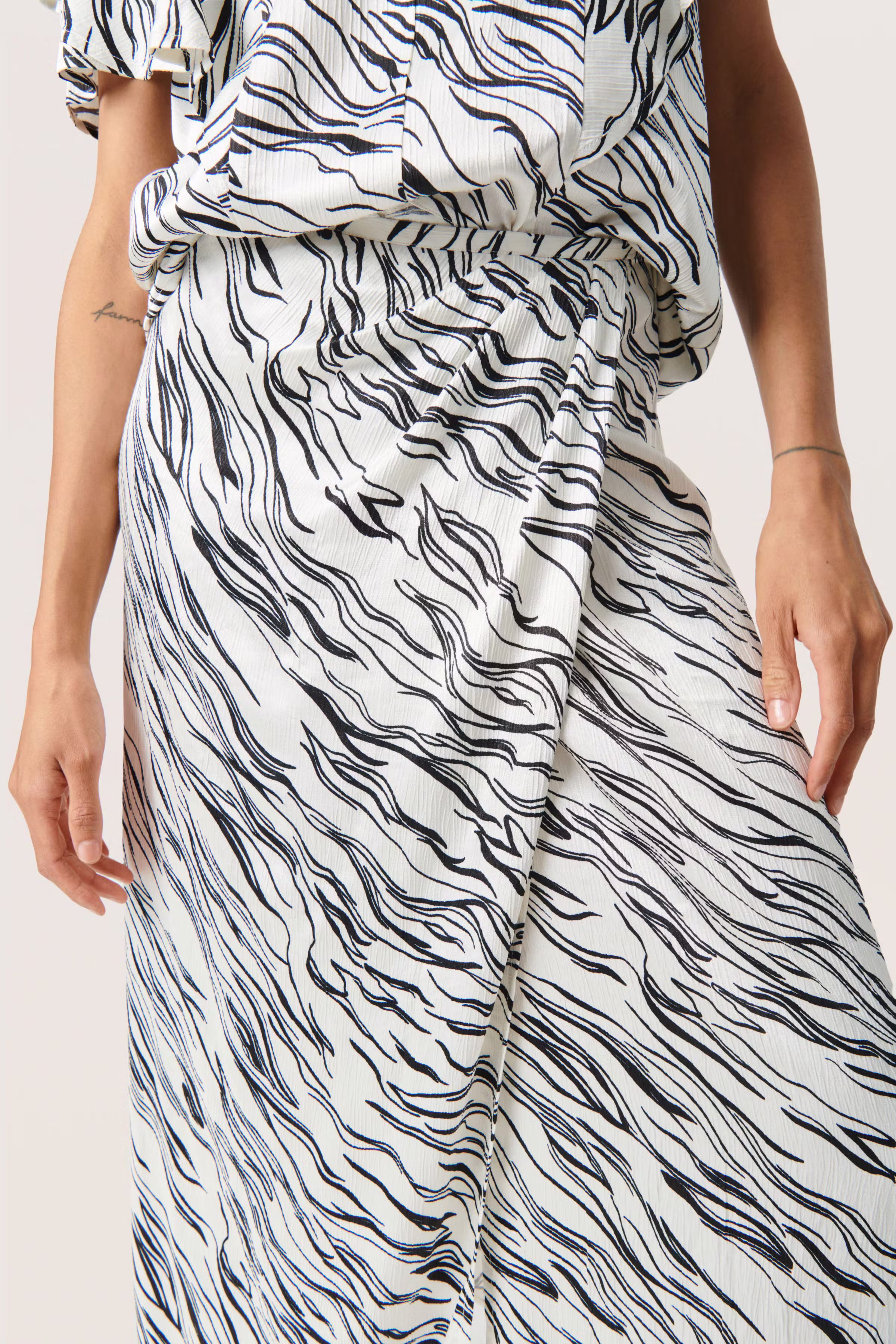 SLVinka Rock LOOKBOOK DETAIL 30407388-302705