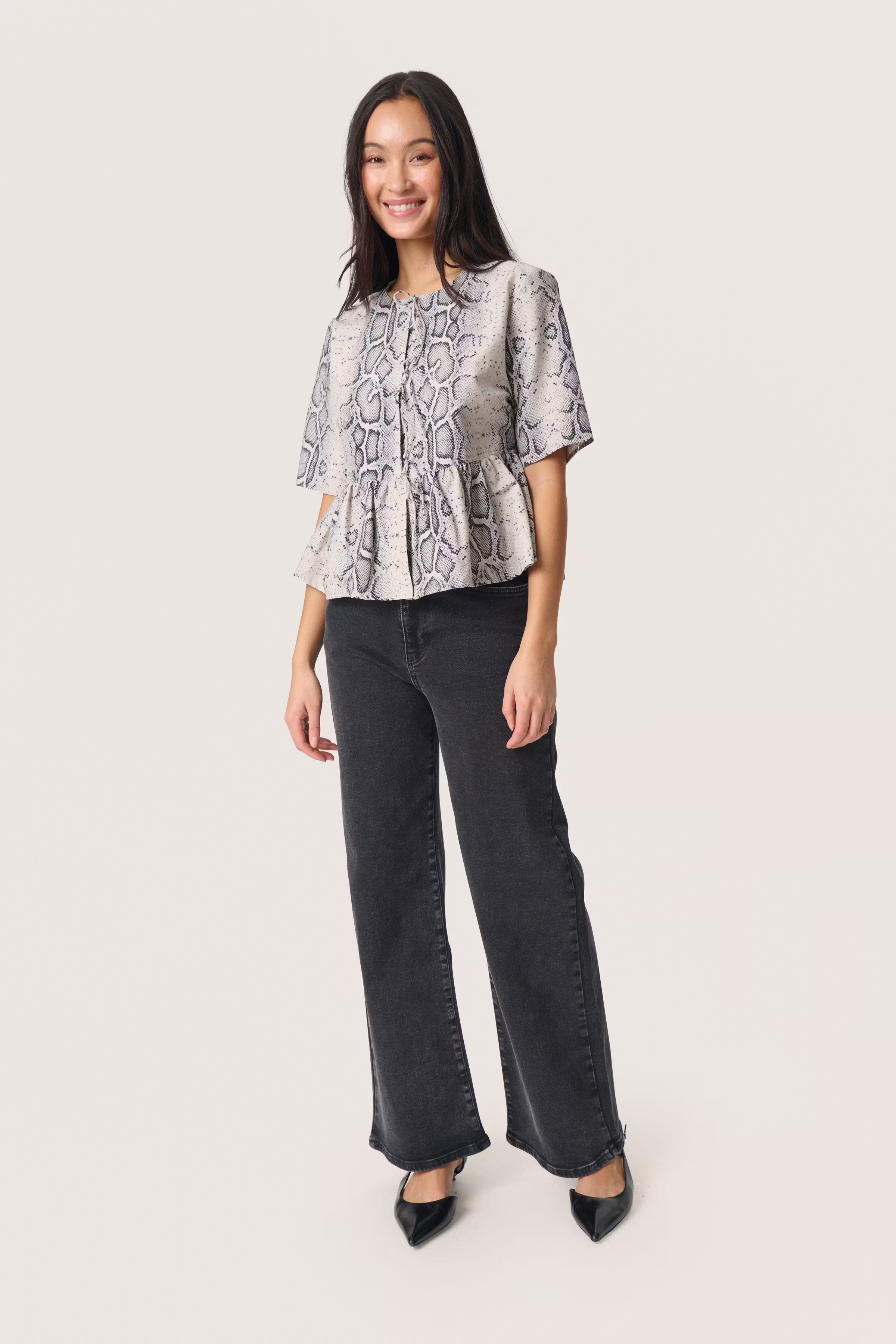 SLXala Blouse LOOKBOOK FRONT 30408323-303725