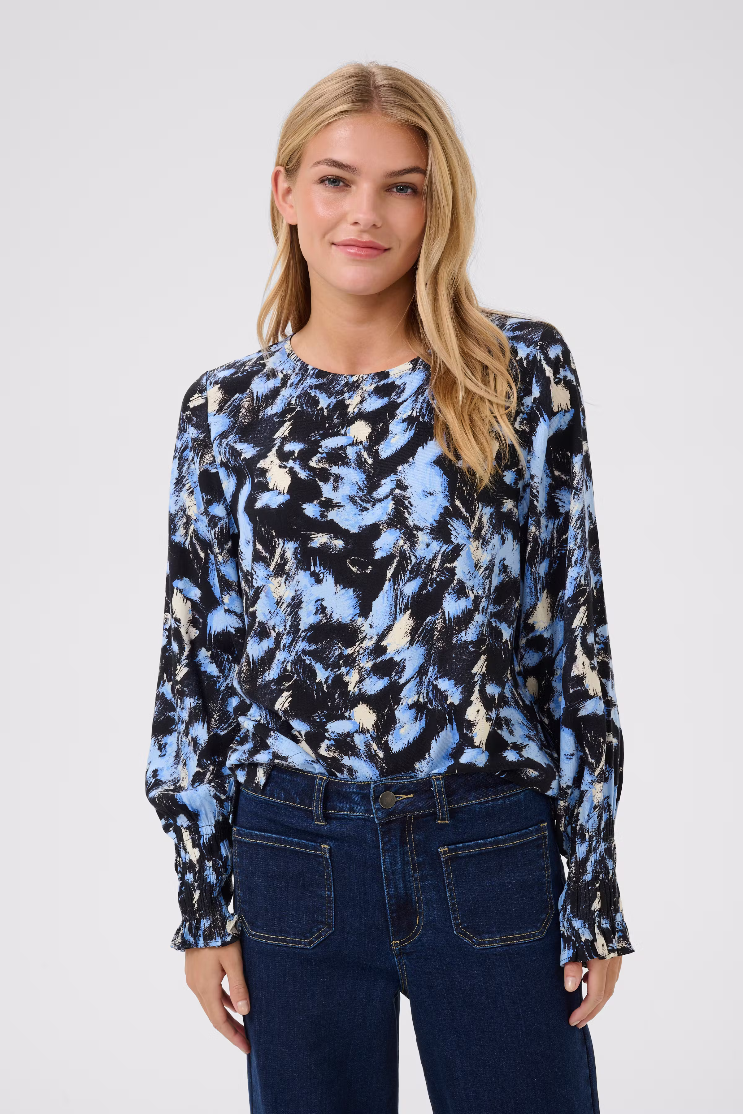 KAlura Bluse LOOKBOOK FRONT 10509433-106806