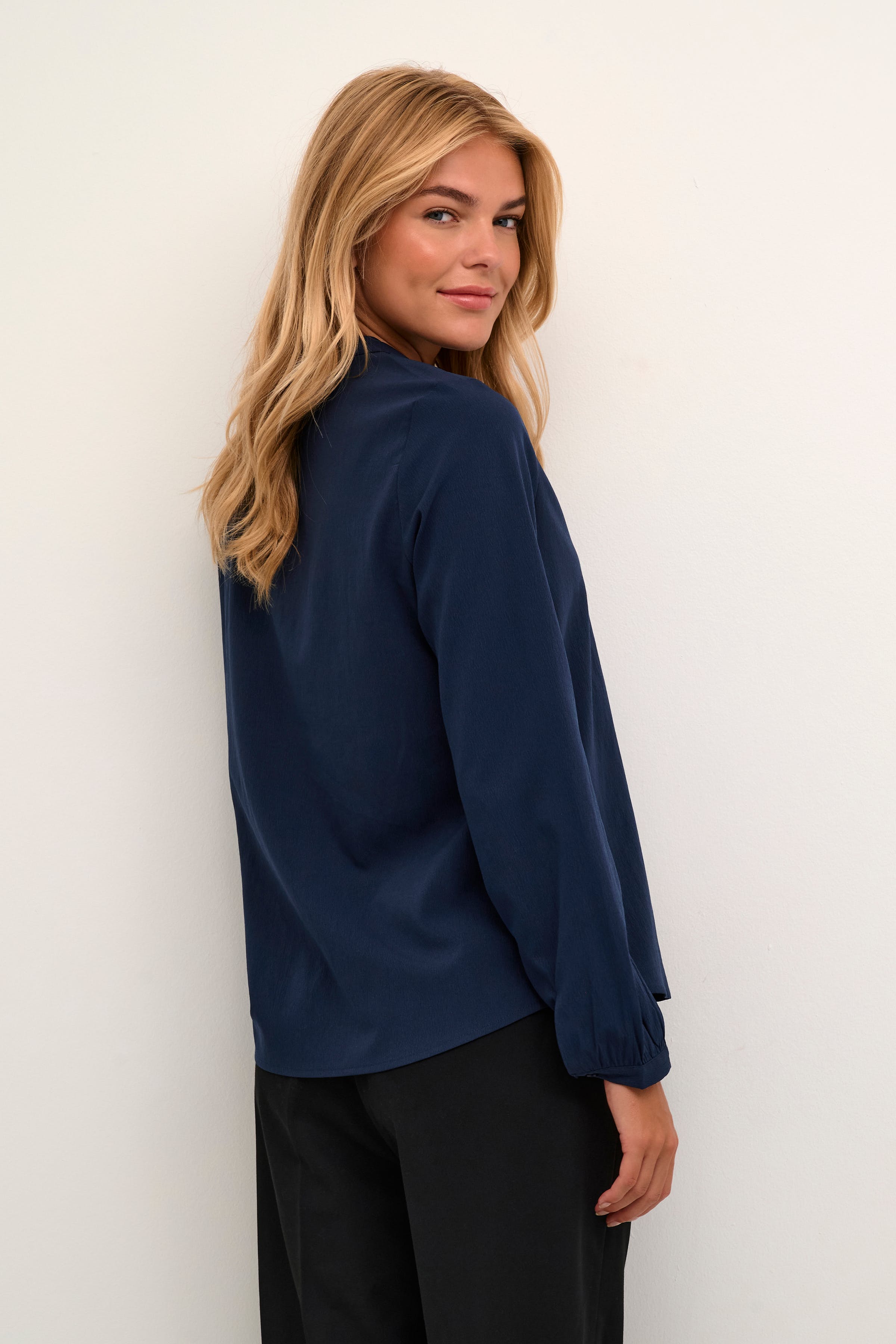 KAjanne Blouse LOOKBOOK BACK 10508508-194020