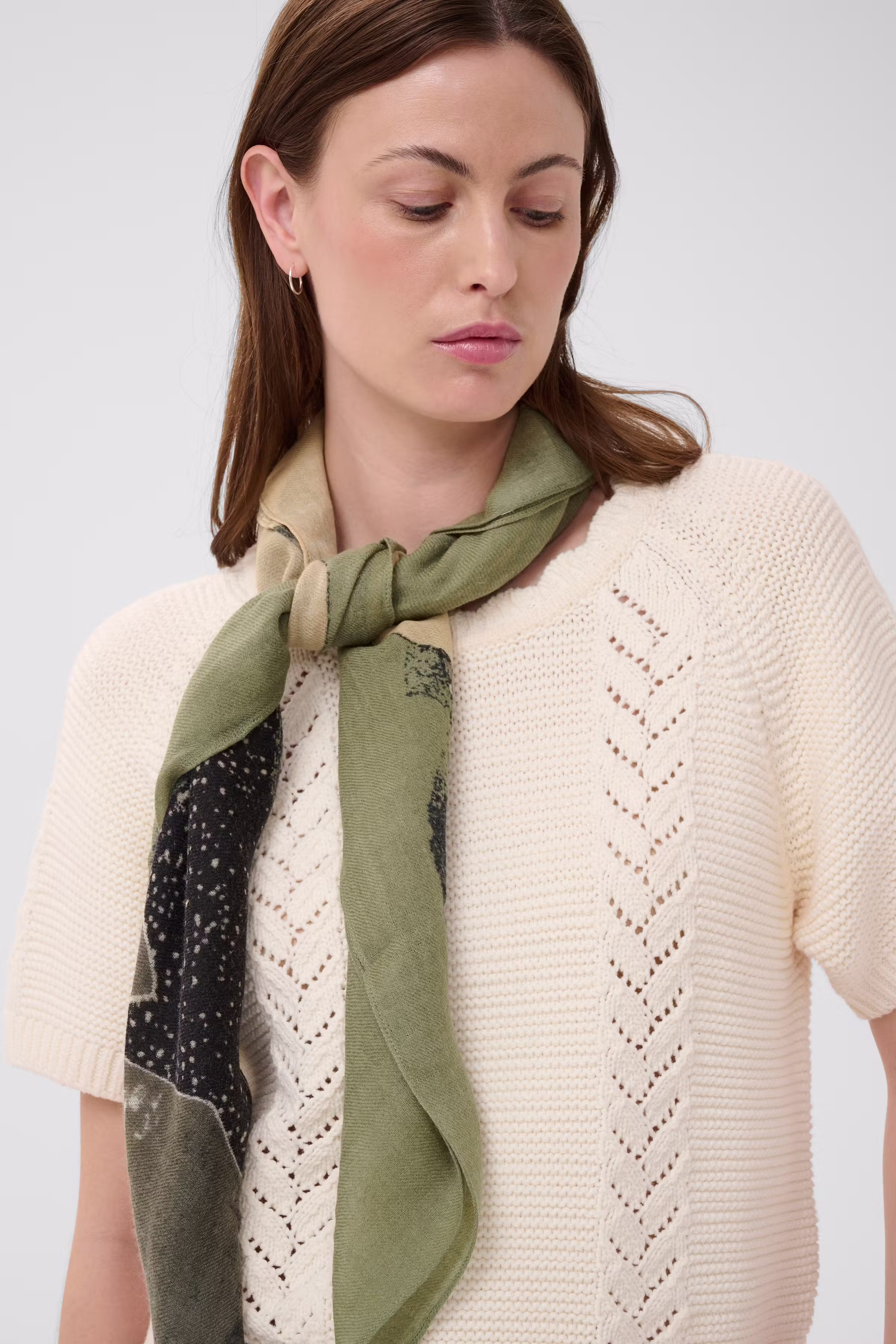 FelisiaPW Scarf LOOKBOOK FRONT 30309166-305181