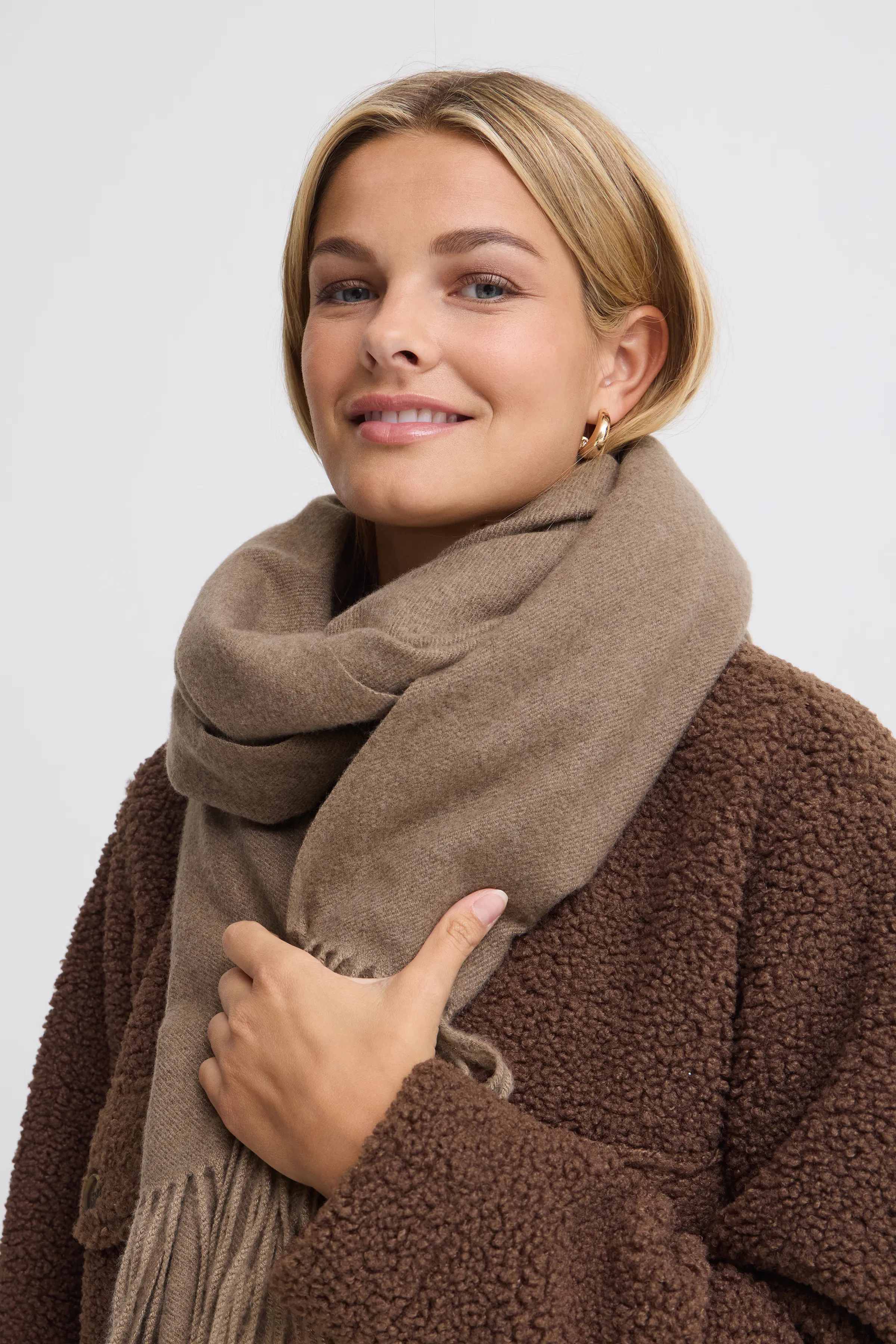 FRPASMIRA Scarf LOOKBOOK FRONT 20616170-1909161