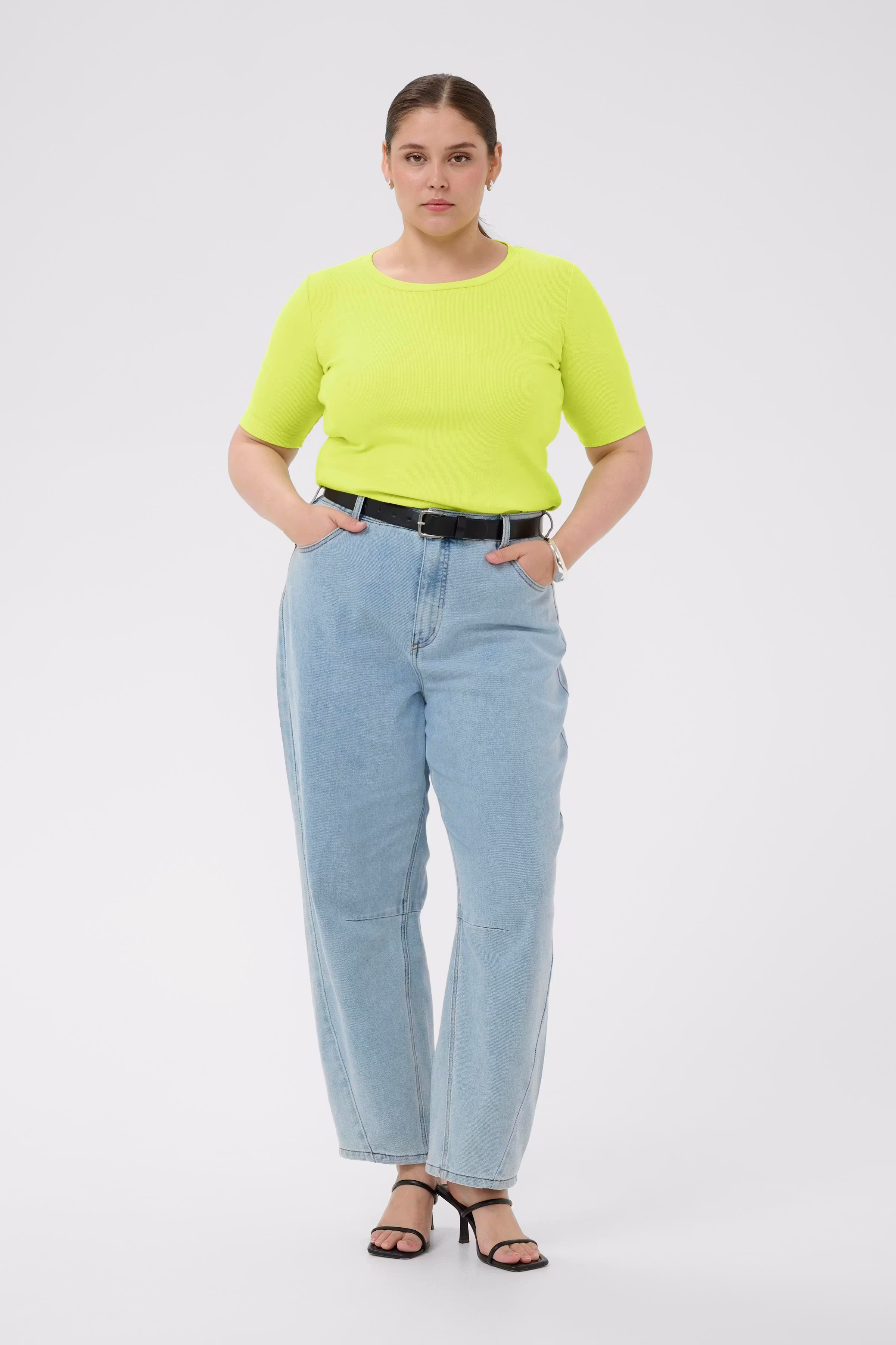 KCcarina T-shirt LOOKBOOK FRONT 10581627-130540