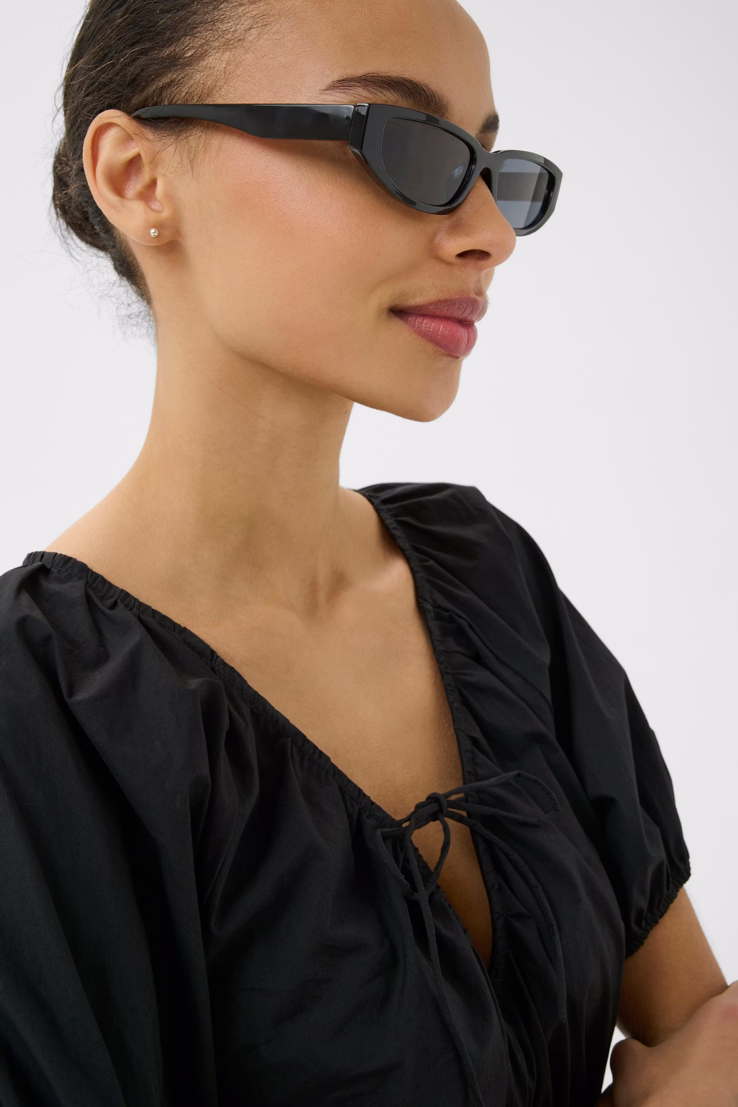 BeccaPW Sunglasses LOOKBOOK DETAIL 30310609-194008