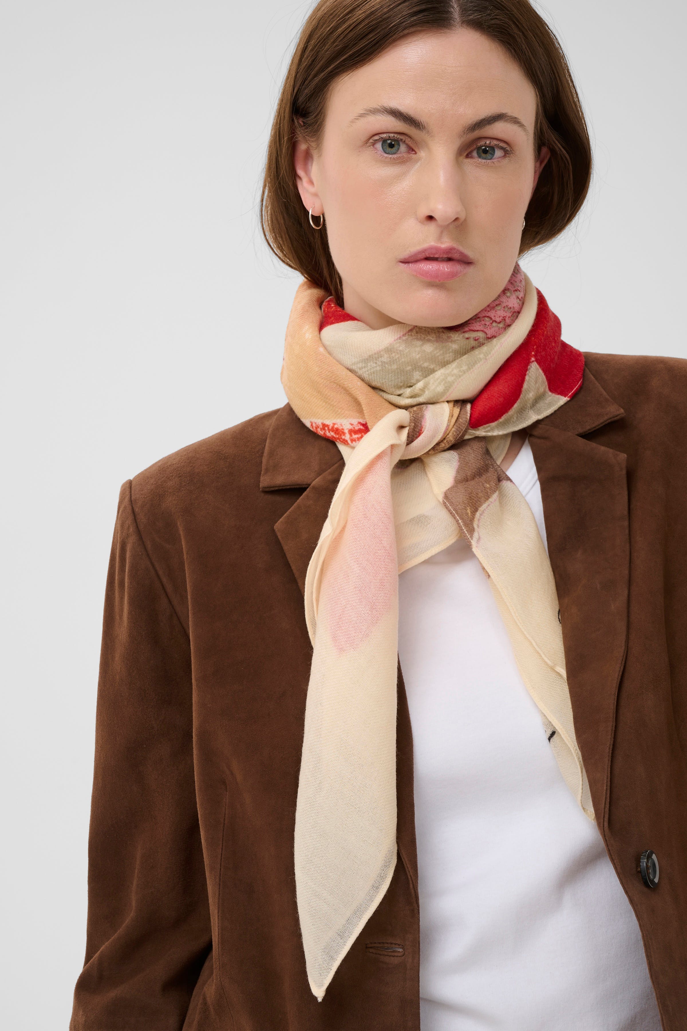 FelisiaPW Scarf LOOKBOOK FRONT 30309166-305180