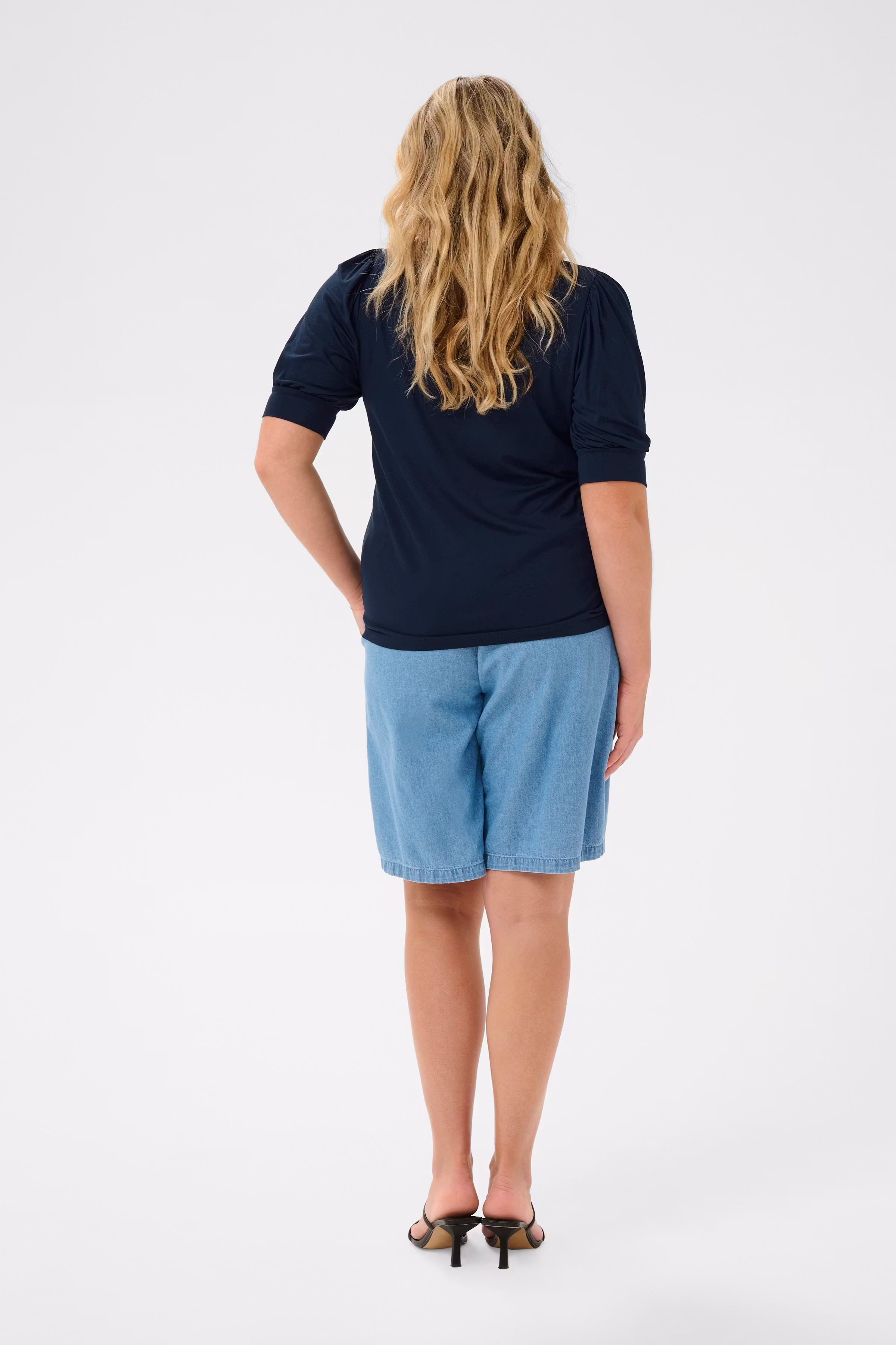 KCsissy T-Shirt LOOKBOOK BACK 10581401-194020