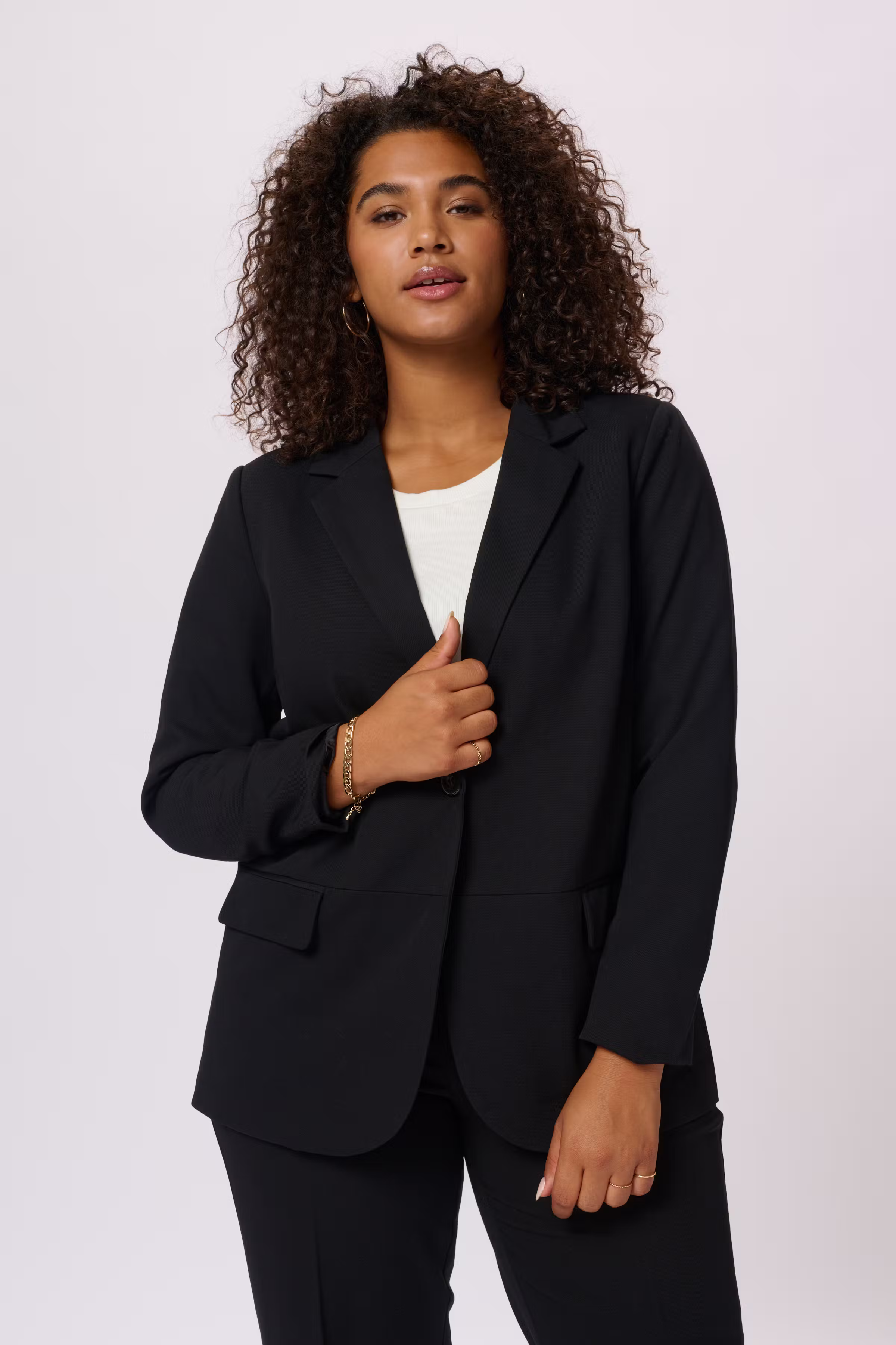 KCsakira Blazer LOOKBOOK FRONT 10580933-100121