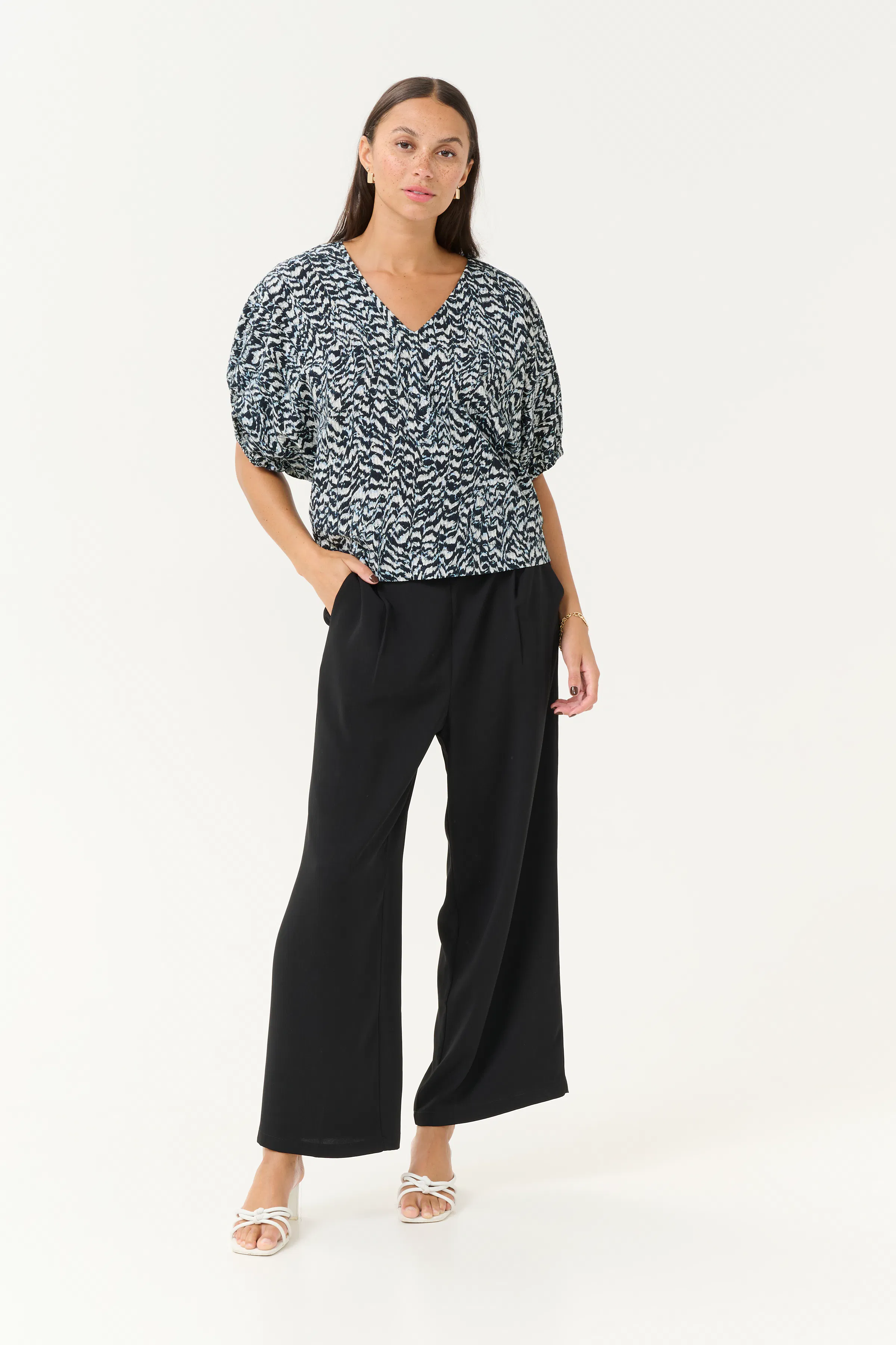 KAruffalo Bluse LOOKBOOK FRONT 10509934-107426
