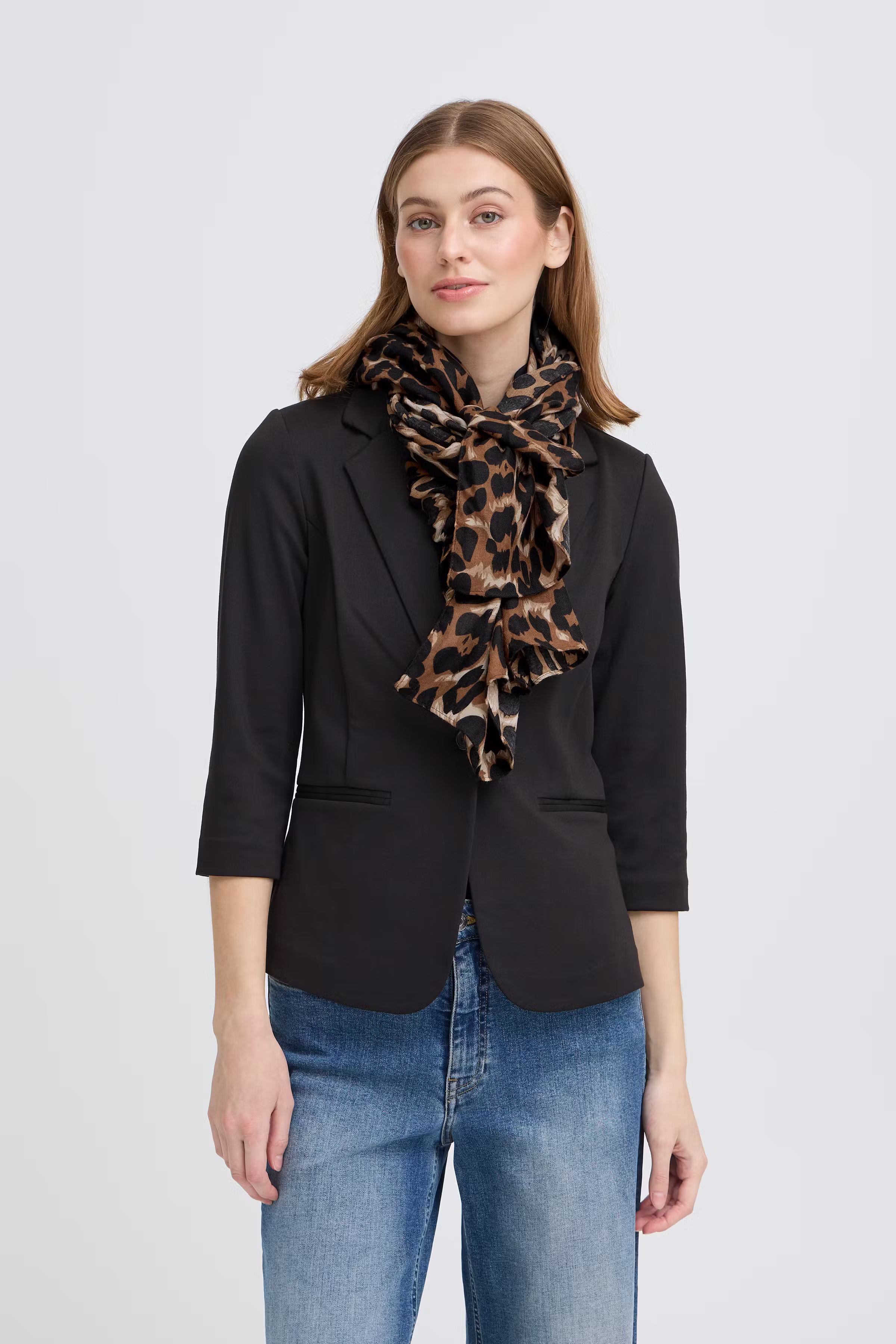 IAGATE Skjerf LOOKBOOK FRONT 20125318-194008