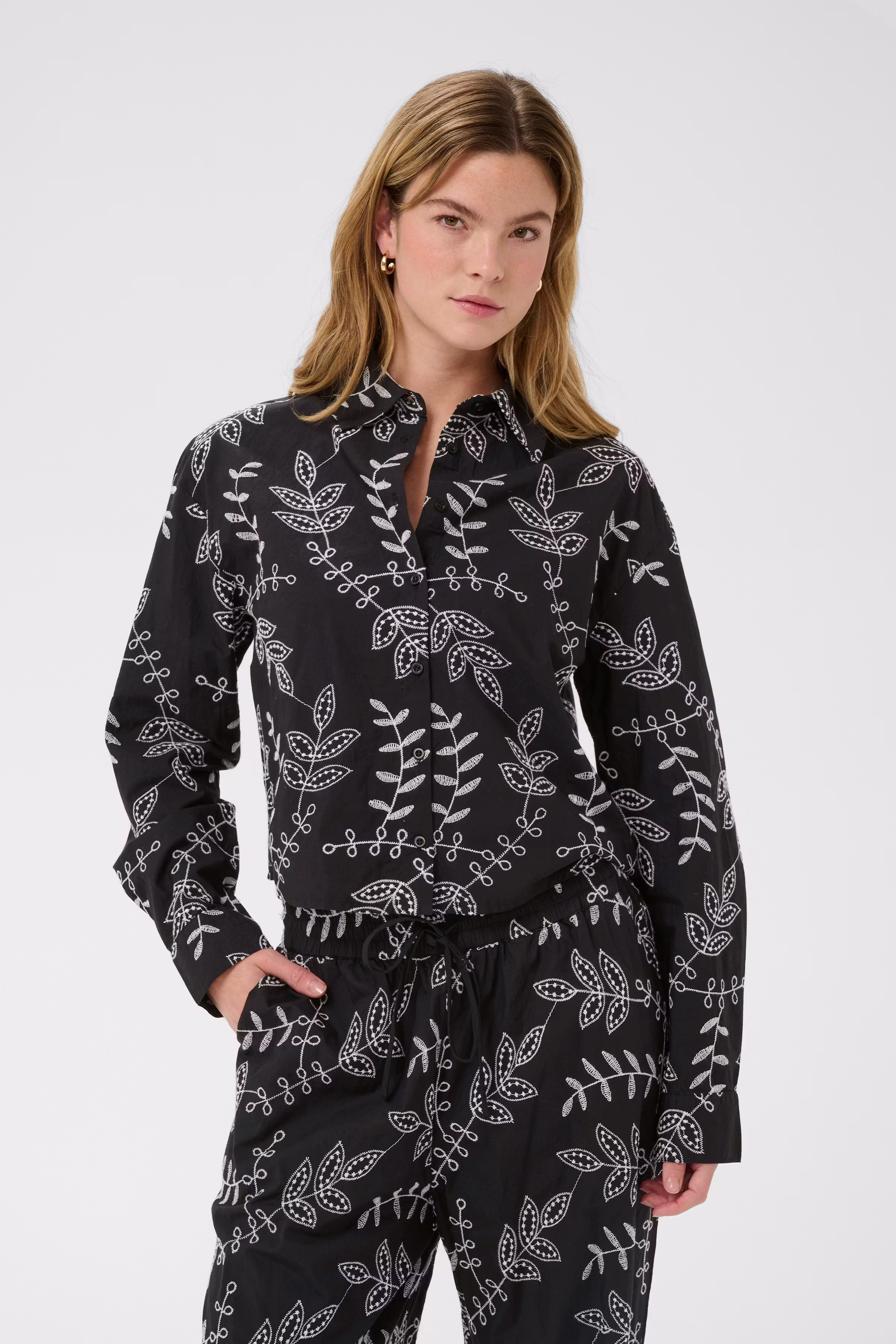 KAelora Skjorte LOOKBOOK FRONT 10511309-109006