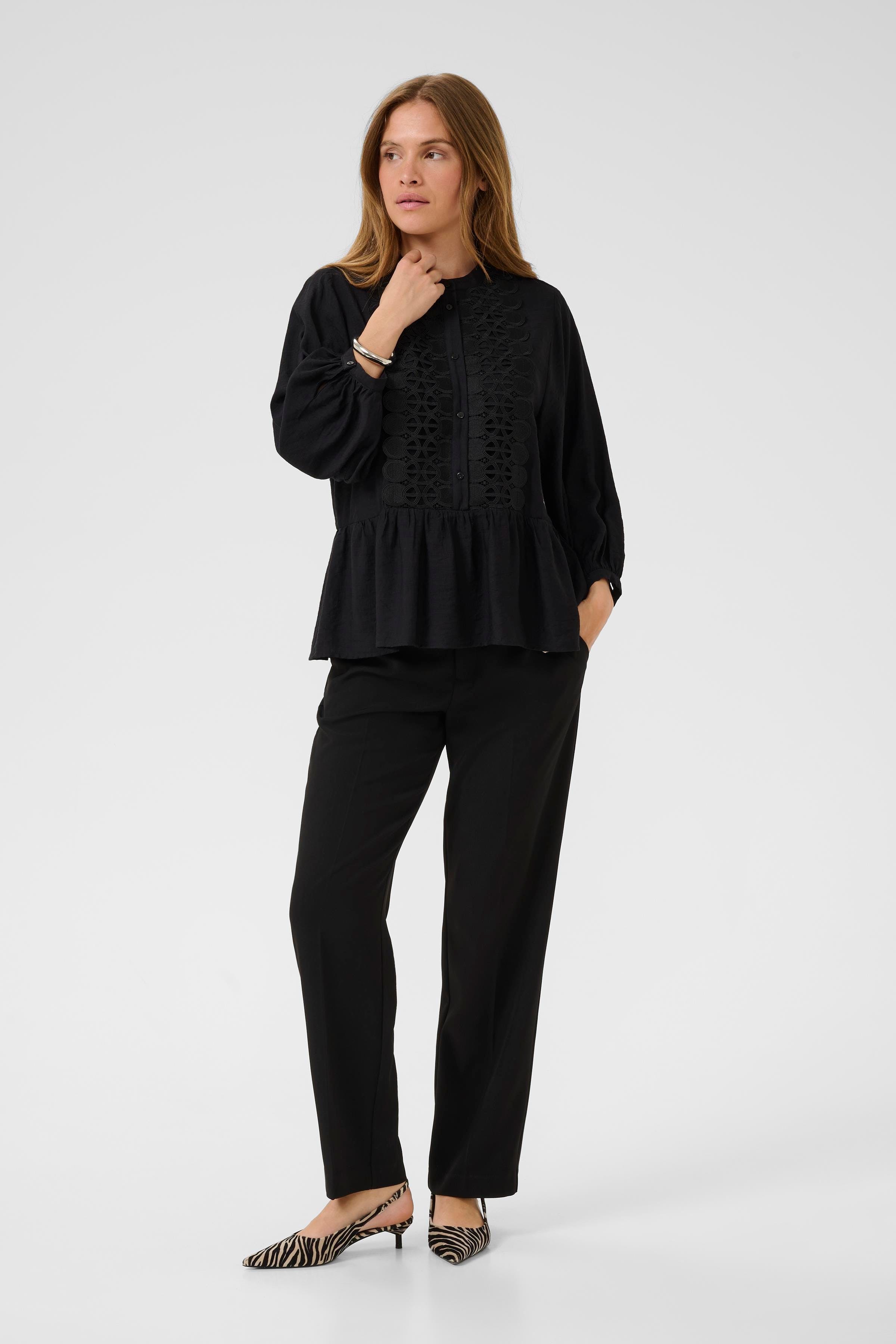 CUurta Blouse LOOKBOOK FRONT 50112492-500012