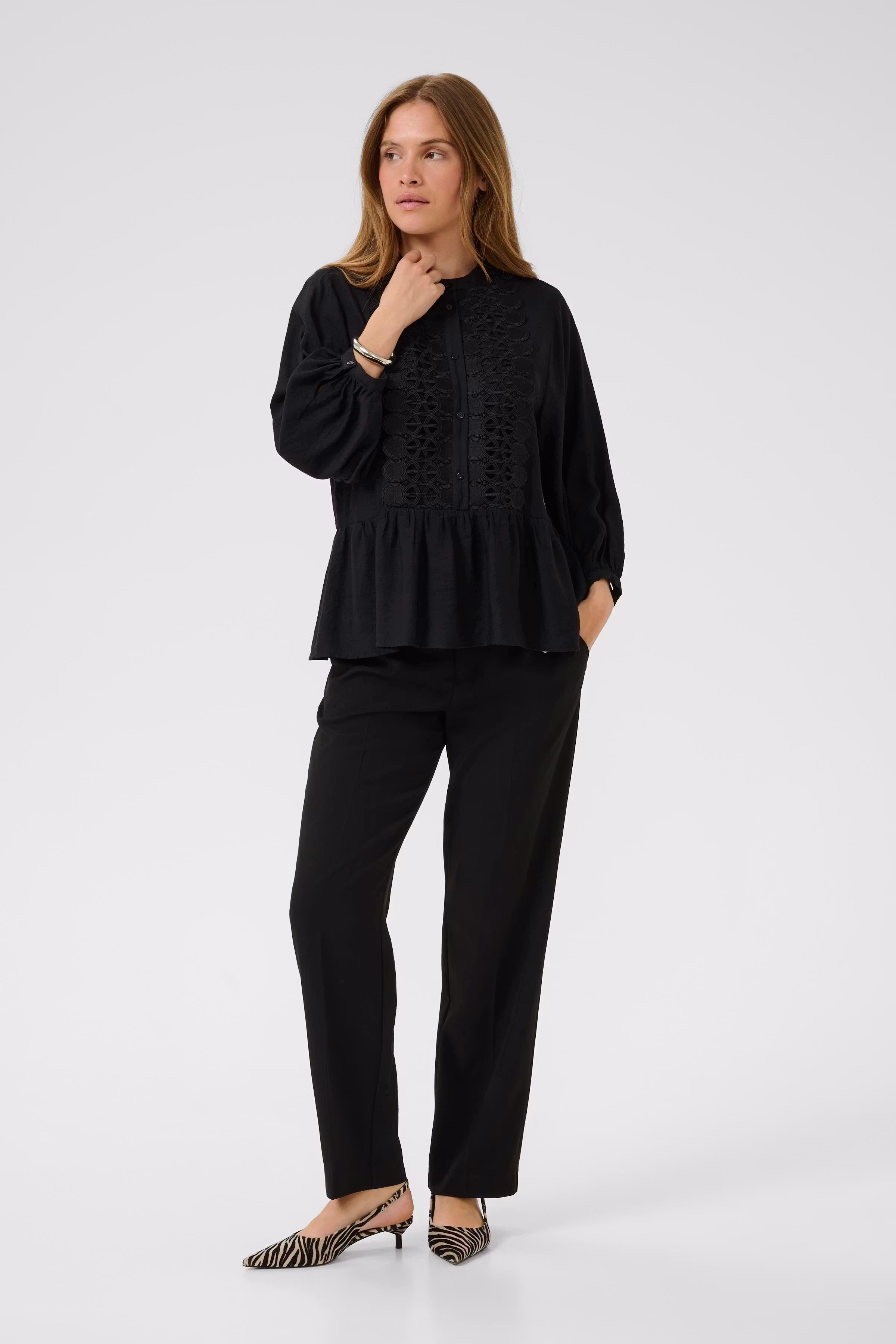 CUurta Blus LOOKBOOK FRONT 50112492-500012