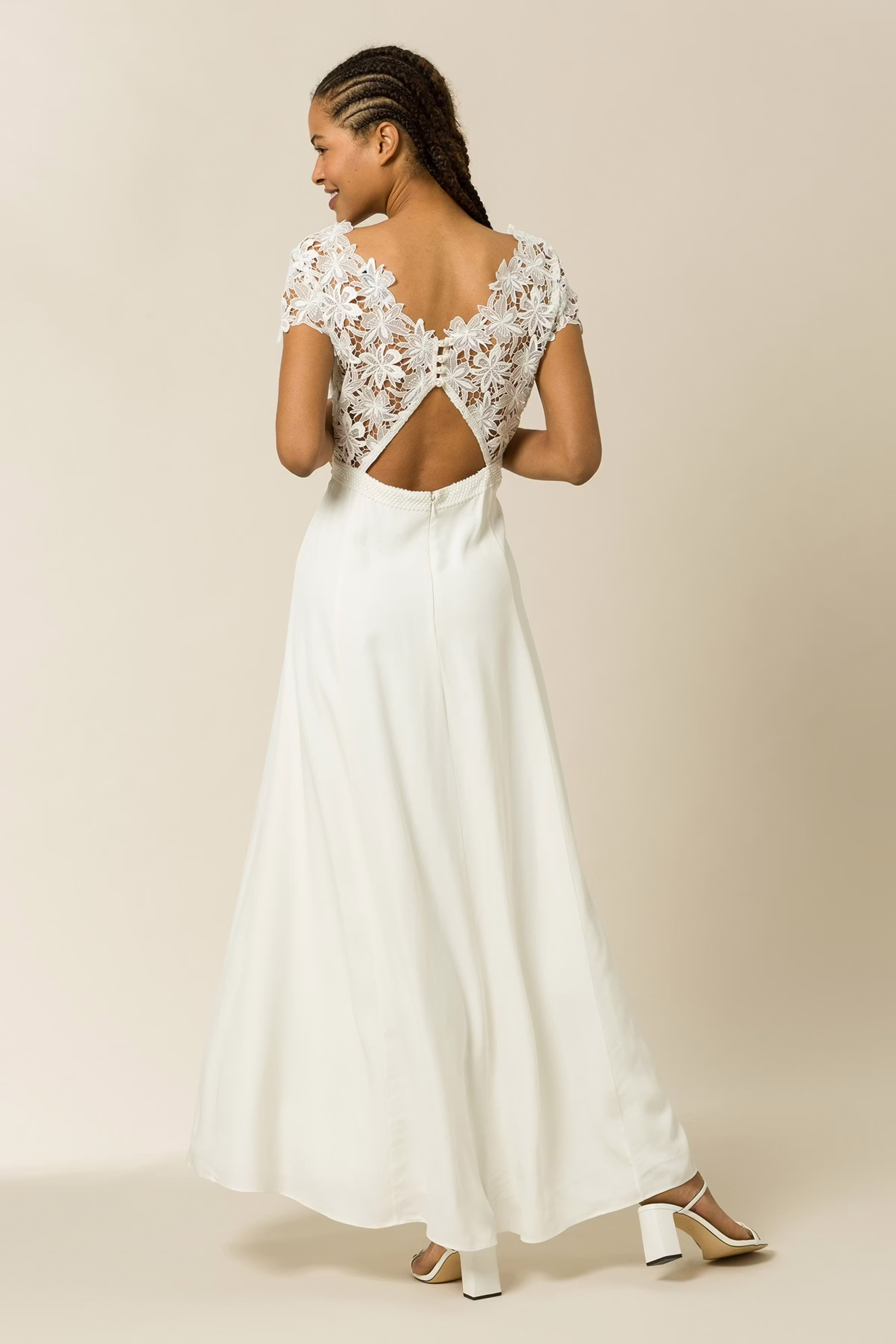 MARY Dress LOOKBOOK FRONT 30600200-WH010