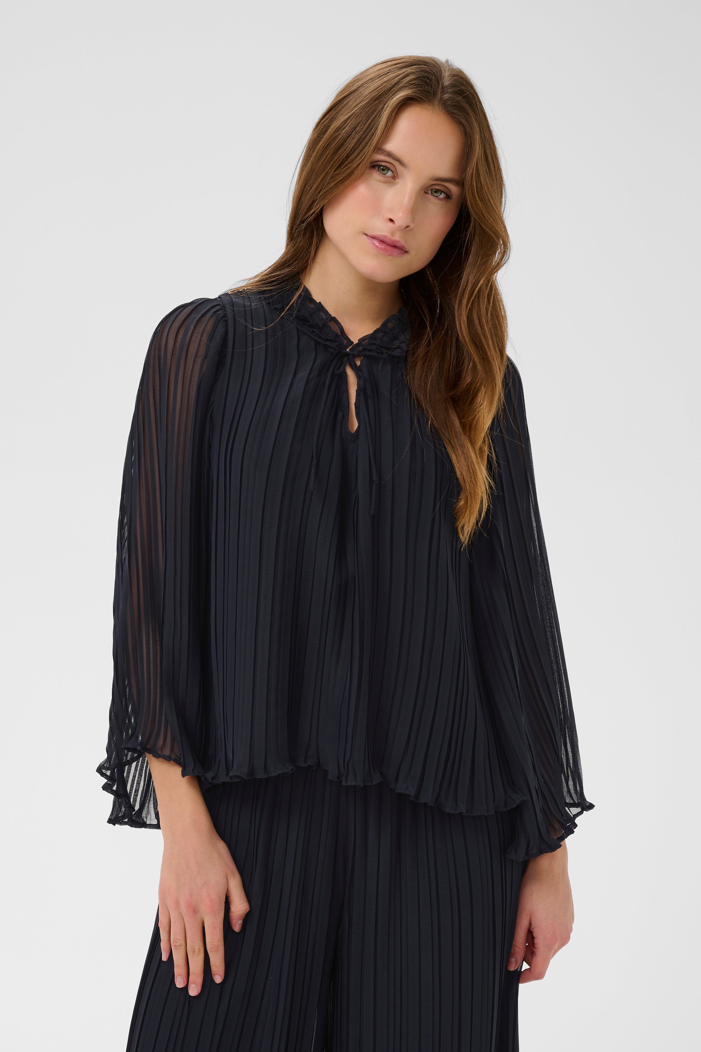 NuriSZ Blouse LOOKBOOK FRONT 30514597-193911