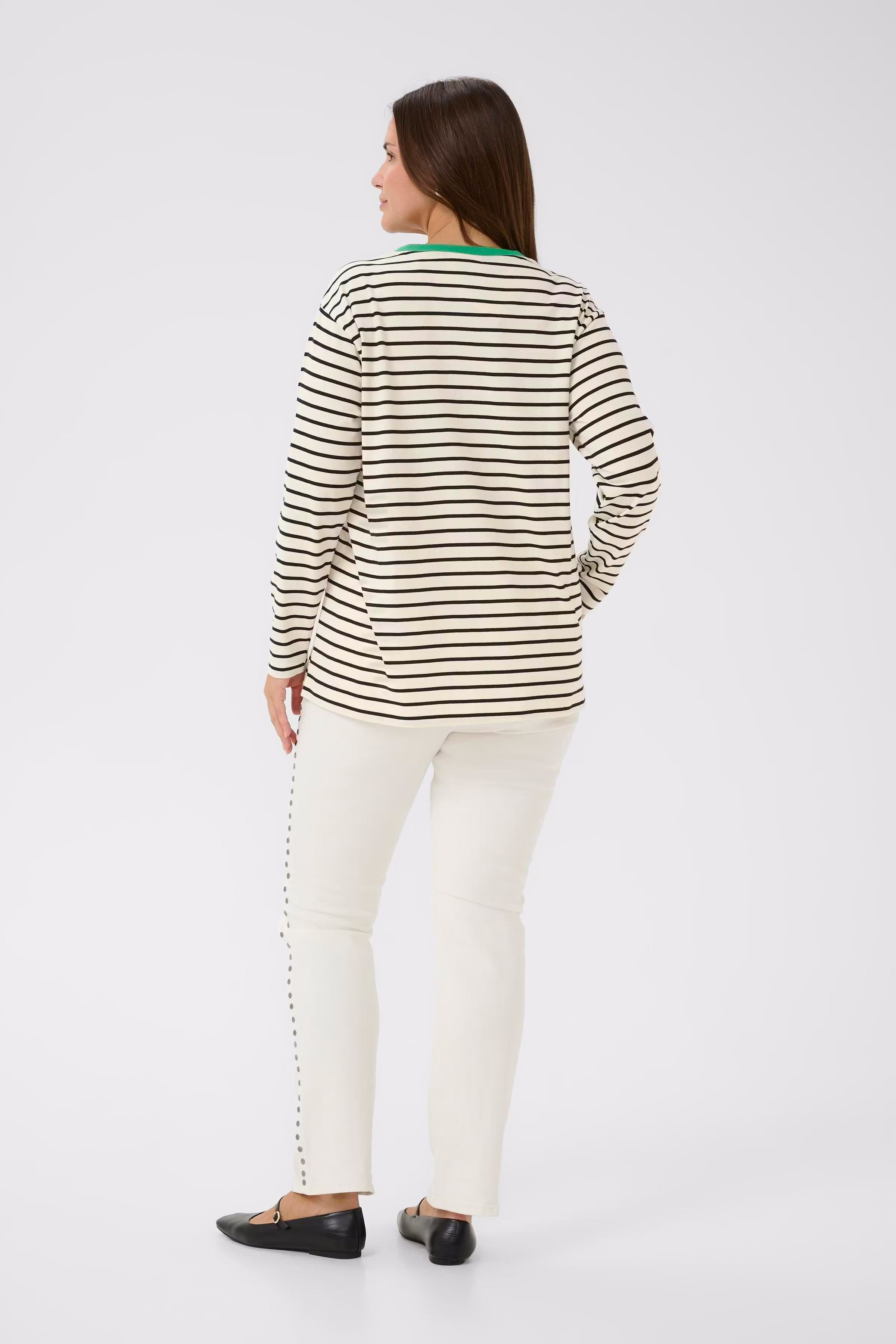 KCwinni T-shirt LOOKBOOK BACK 10581775-109234