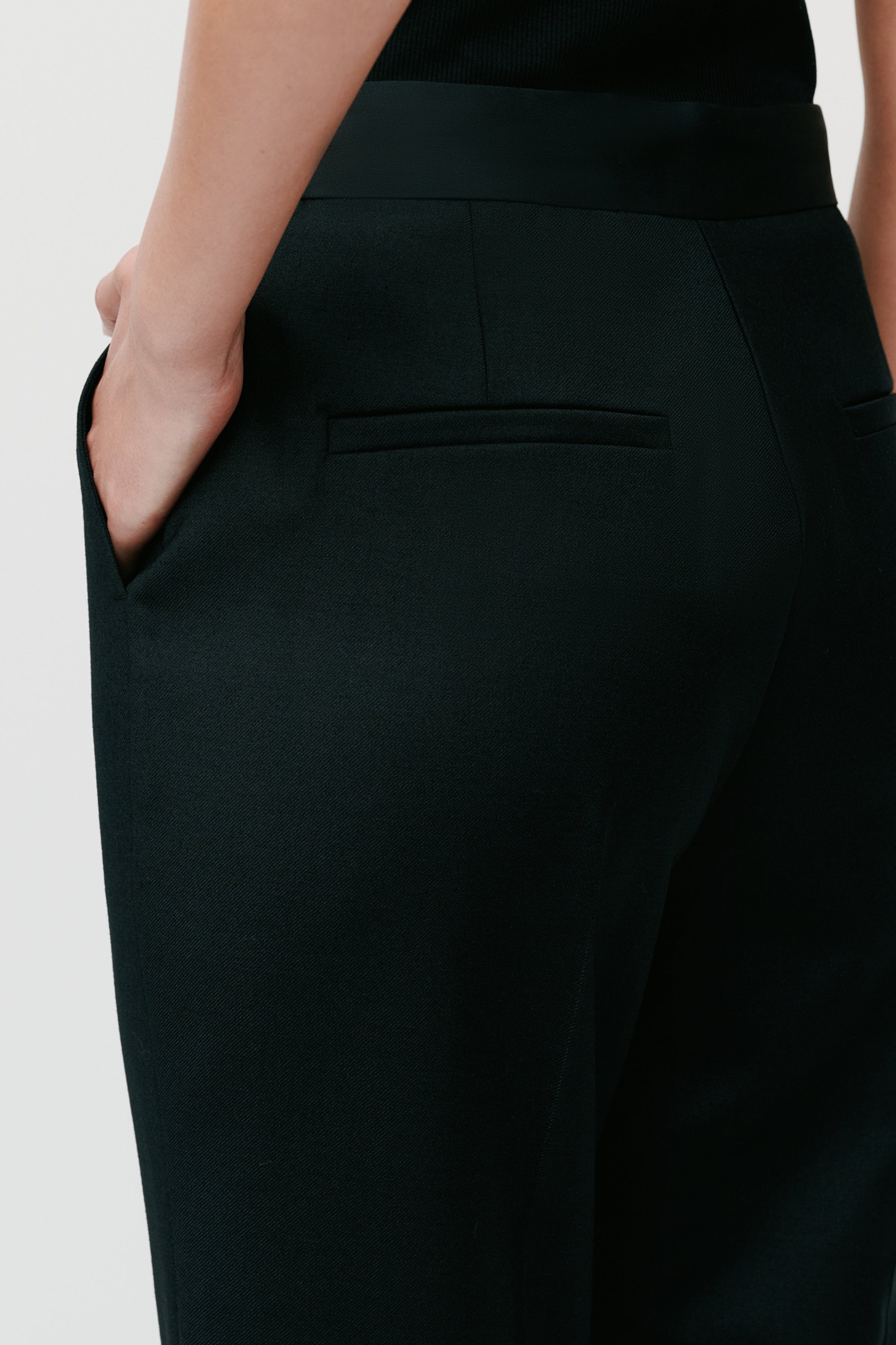 POLINA Trousers LOOKBOOK DETAIL 30600516-BK999